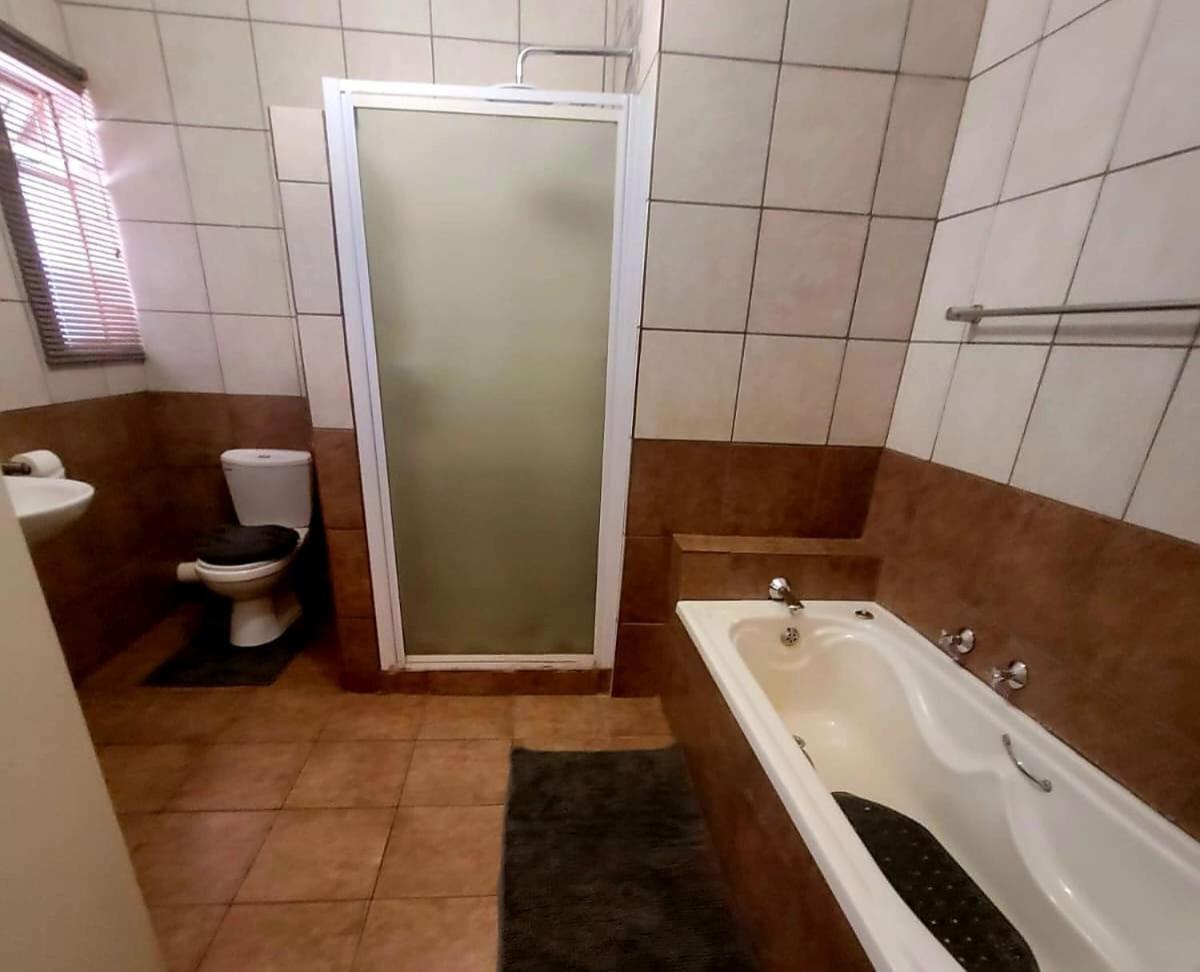 29B Zebra Street - InHimwe Guesthouse view 3
