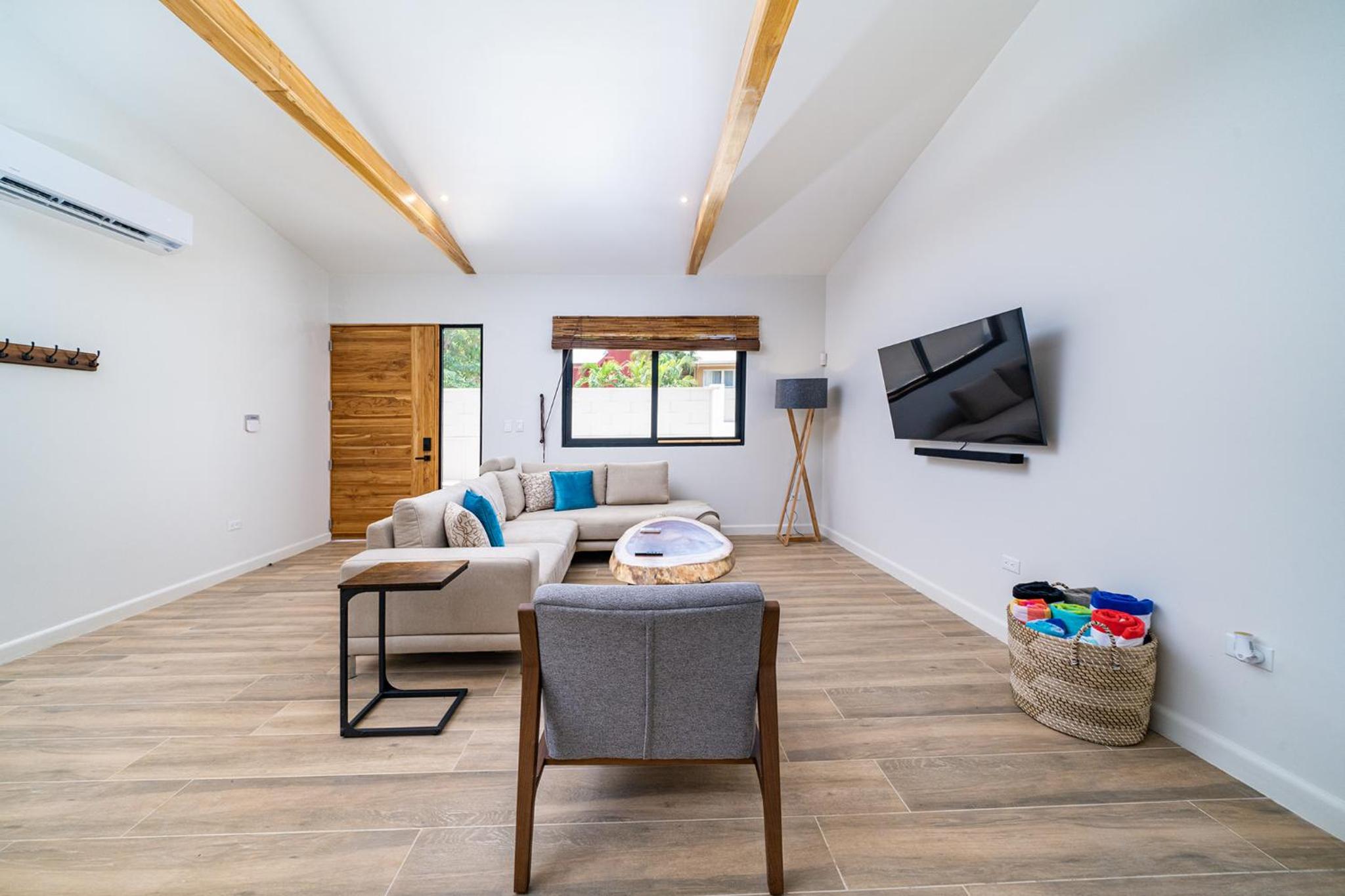 Tropical brand new 4 BR gem in Potrero near beach - Casa Marzo