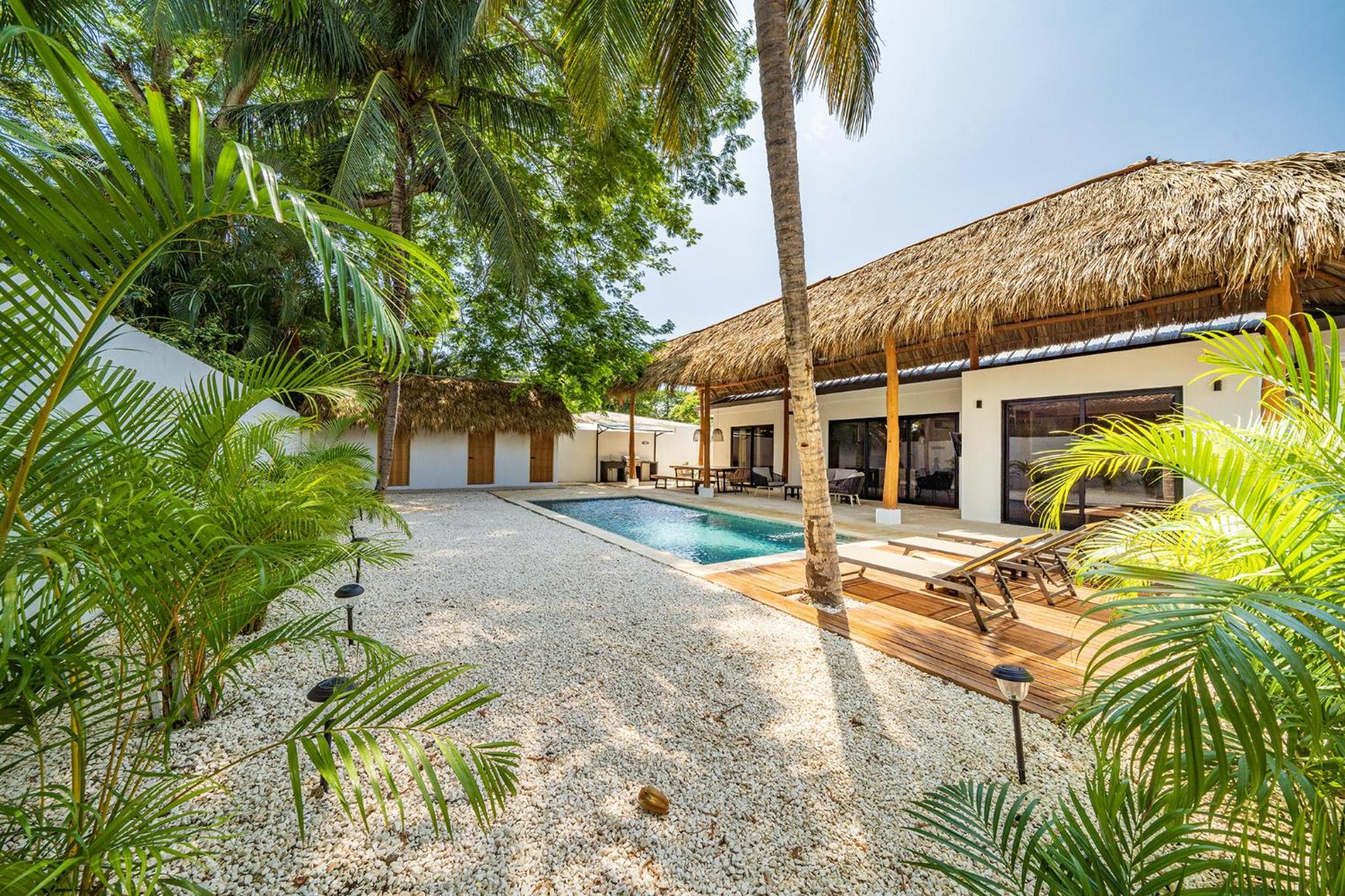 Tropical brand new 4 BR gem in Potrero near beach - Casa Marzo