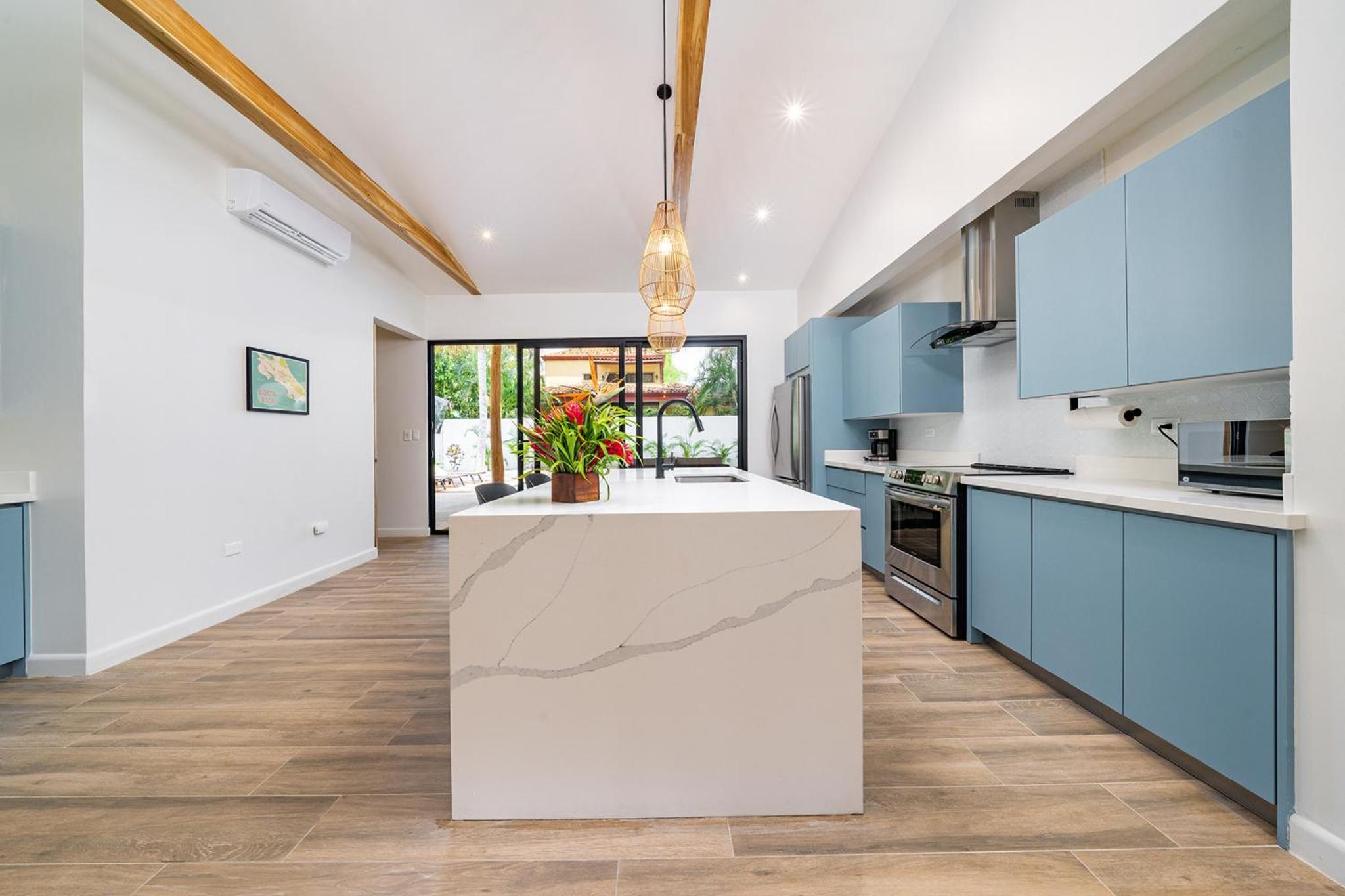 Tropical brand new 4 BR gem in Potrero near beach - Casa Marzo