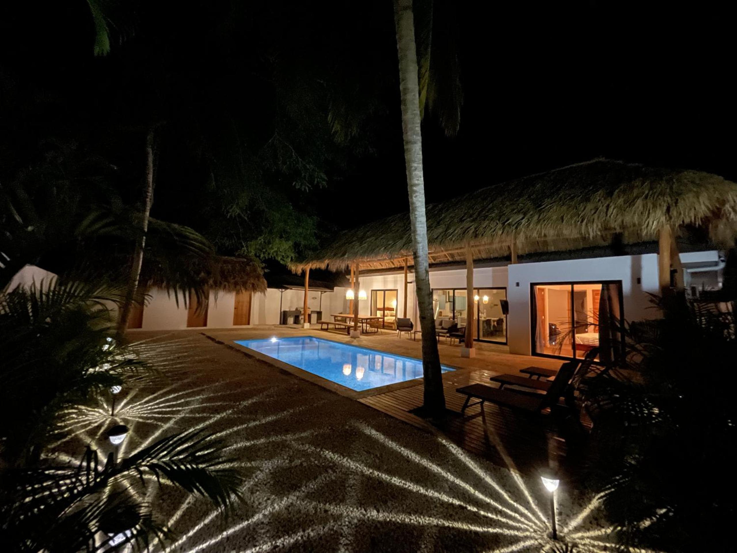 Tropical brand new 4 BR gem in Potrero near beach - Casa Marzo