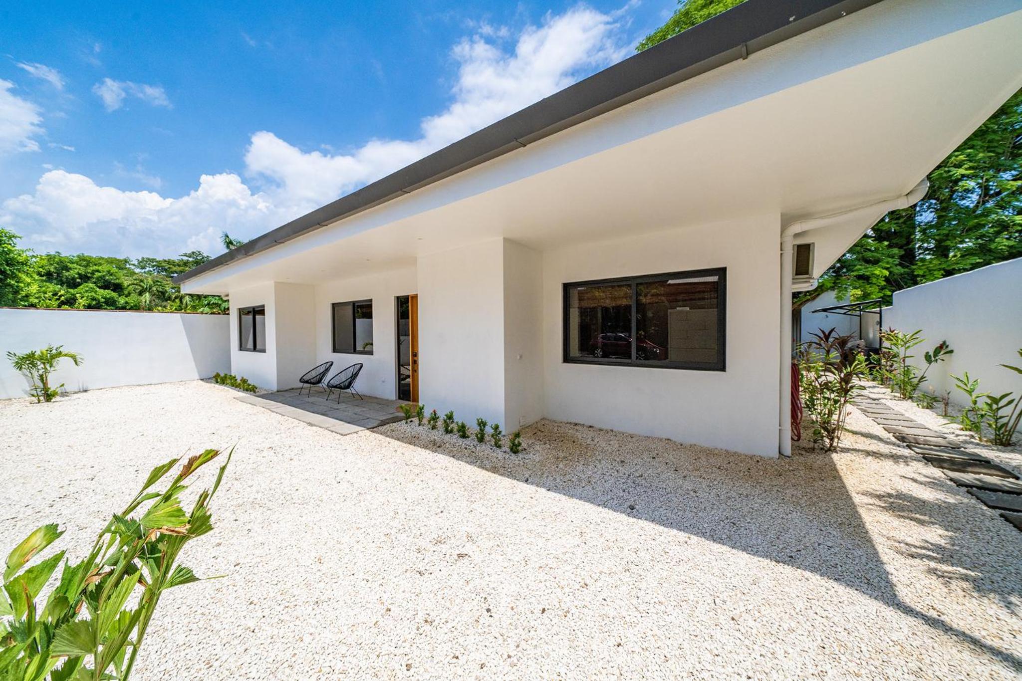 Tropical brand new 4 BR gem in Potrero near beach - Casa Marzo