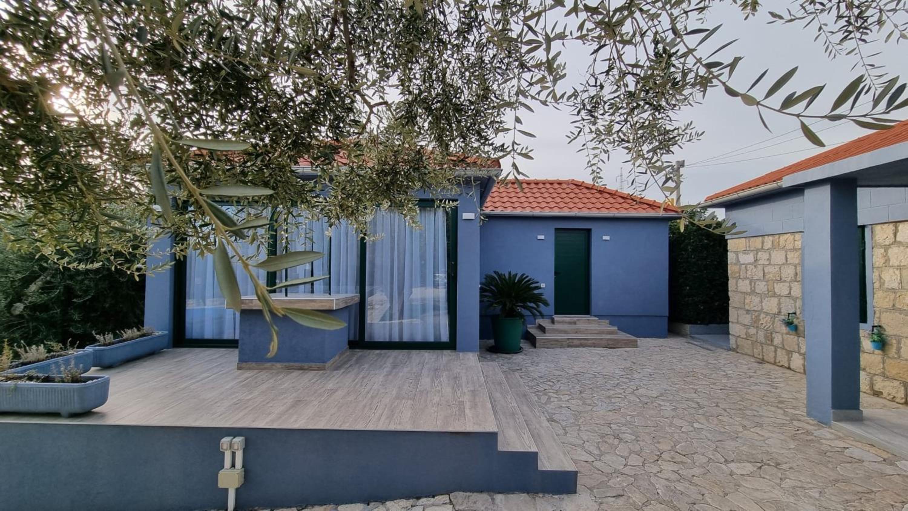 Luxury villa complex Pendolino, with heated pool and jacuzzi view 3