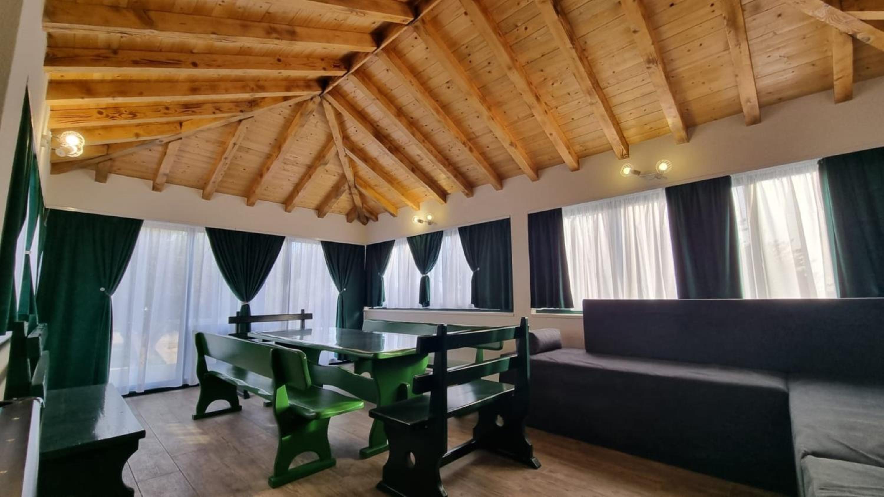 Luxury villa complex Pendolino, with heated pool and jacuzzi view 5