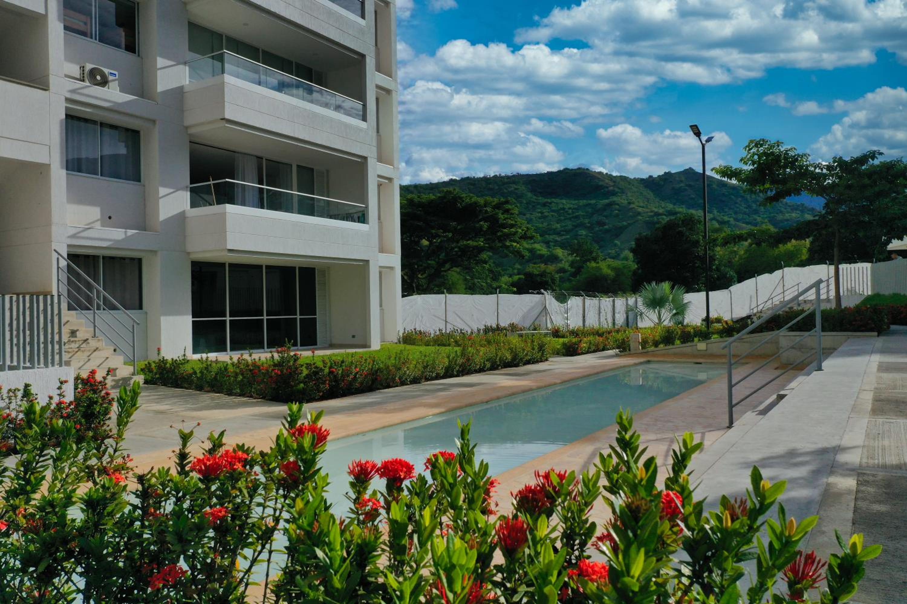 Stunning, Brand-new Apartment