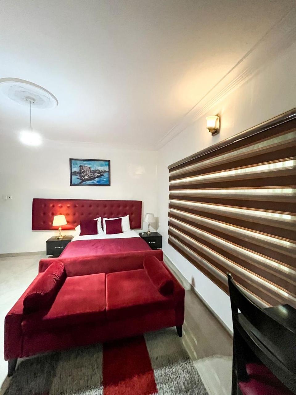 Montreal Suite by Jaynice Homes