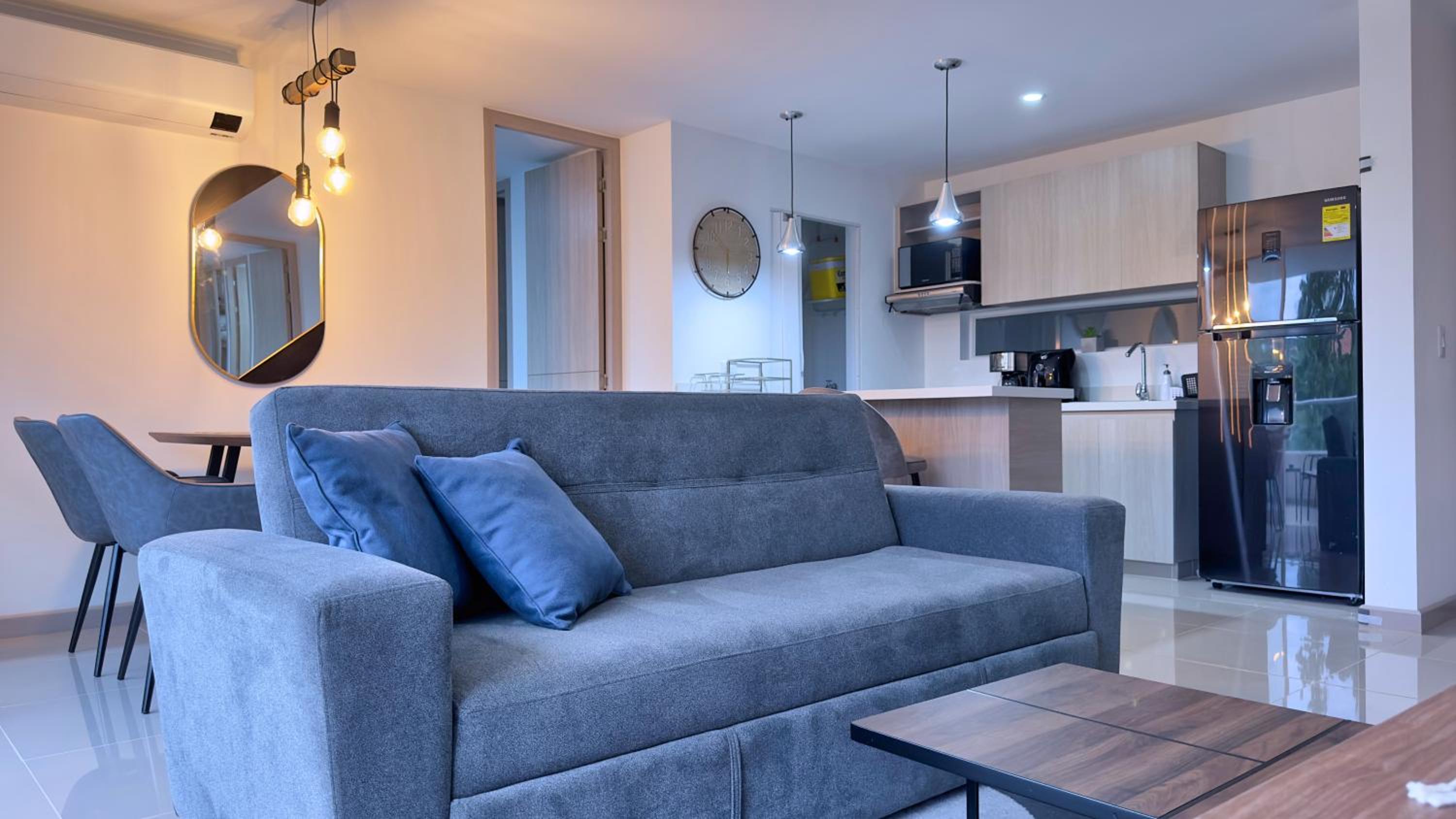 Stunning, Brand-new Apartment