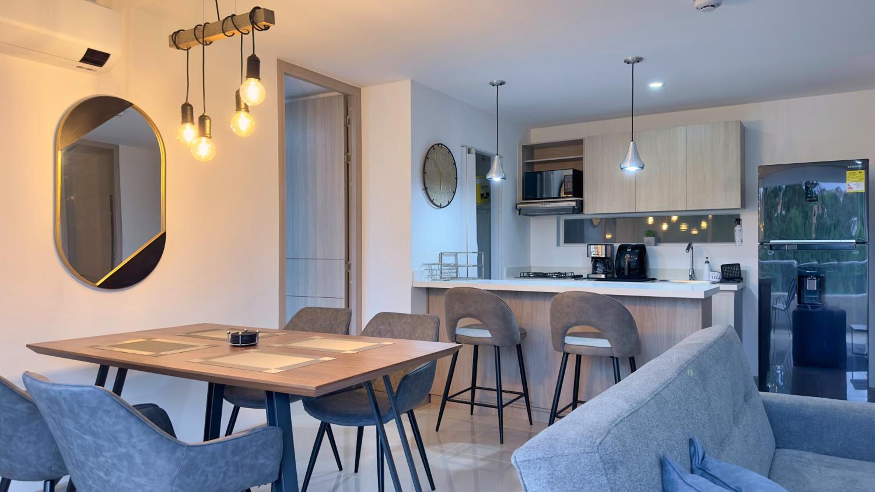 Stunning, Brand-new Apartment