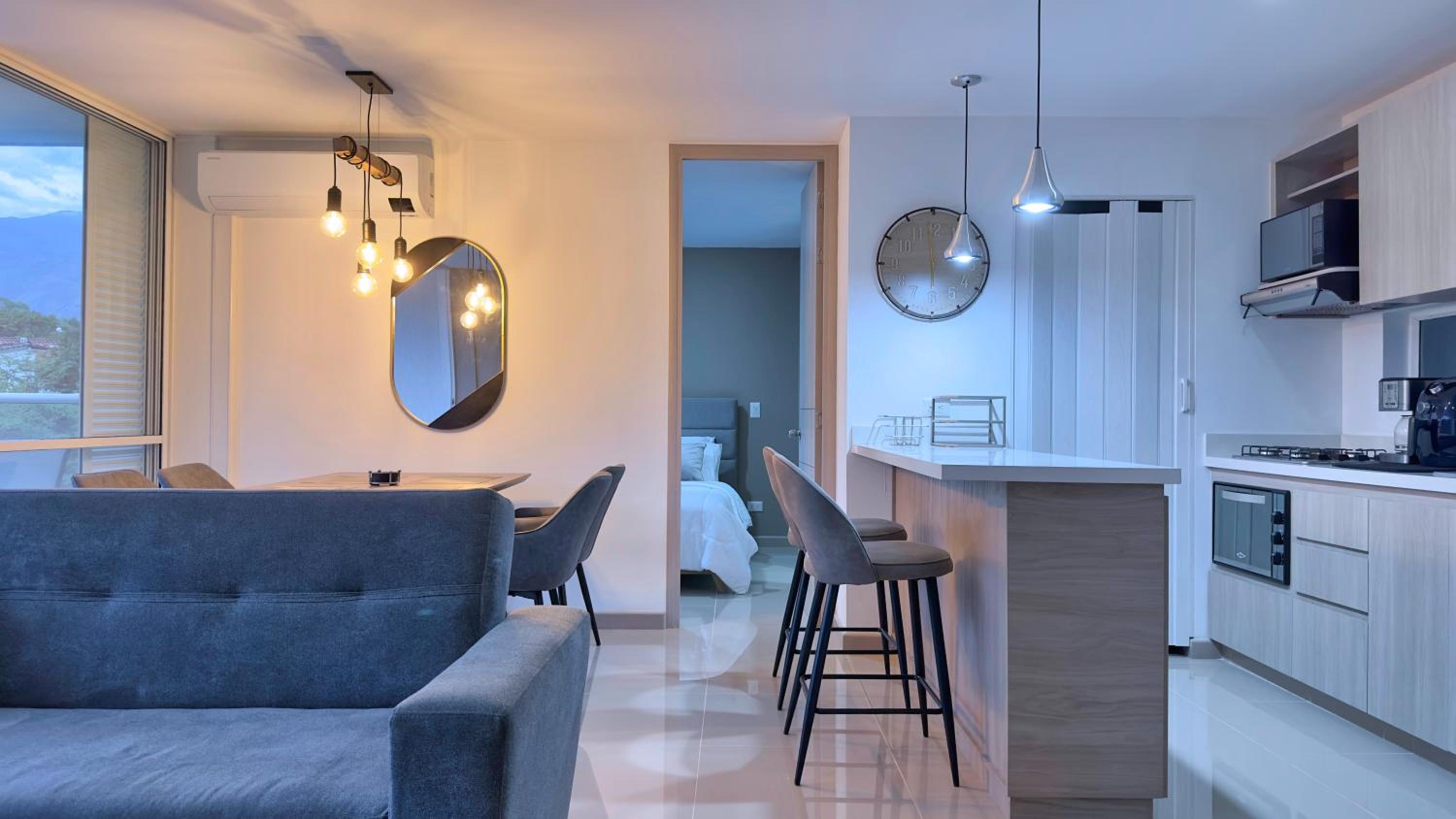 Stunning, Brand-new Apartment