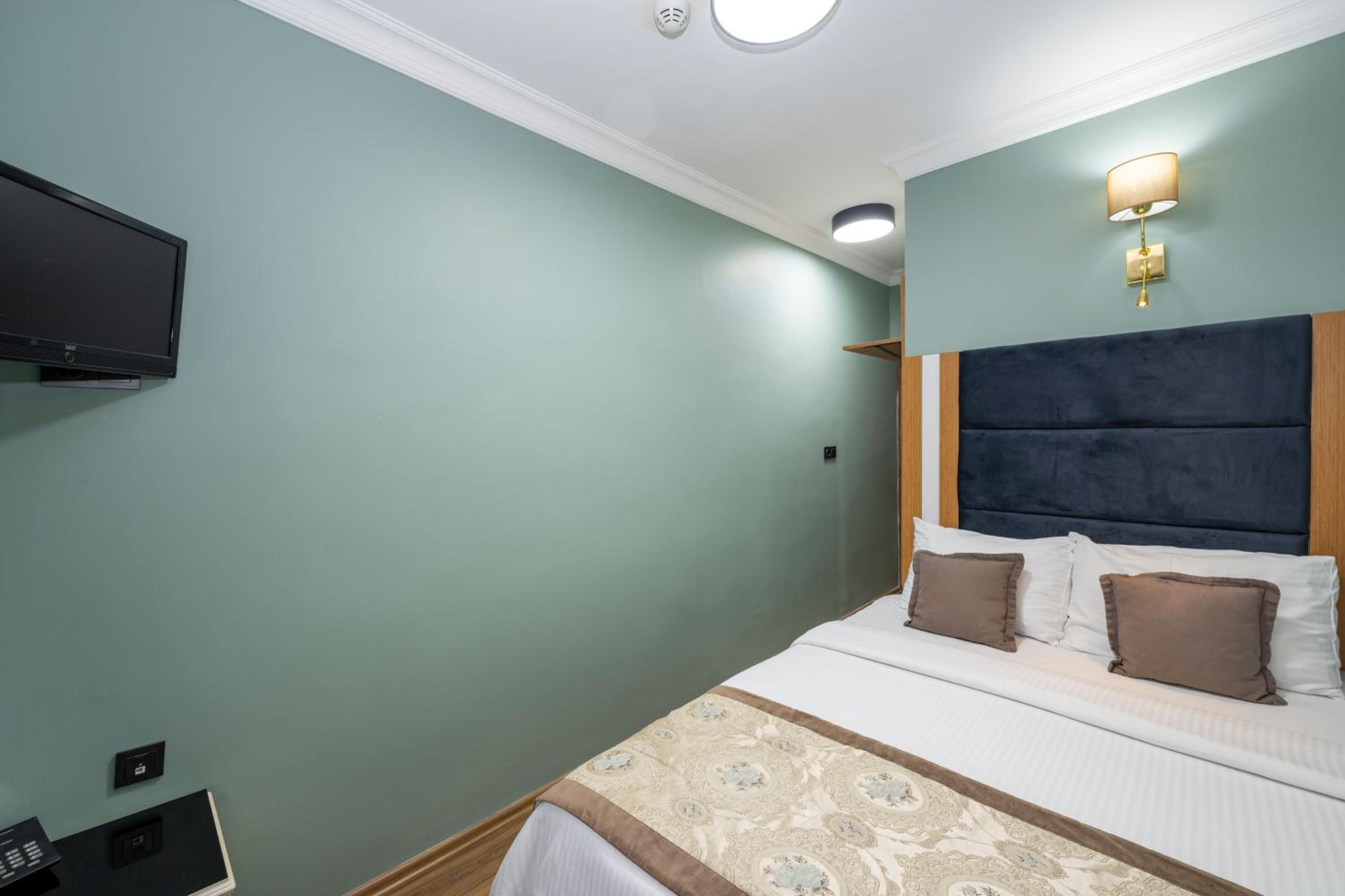 Ista Palace Hotel - Image 13