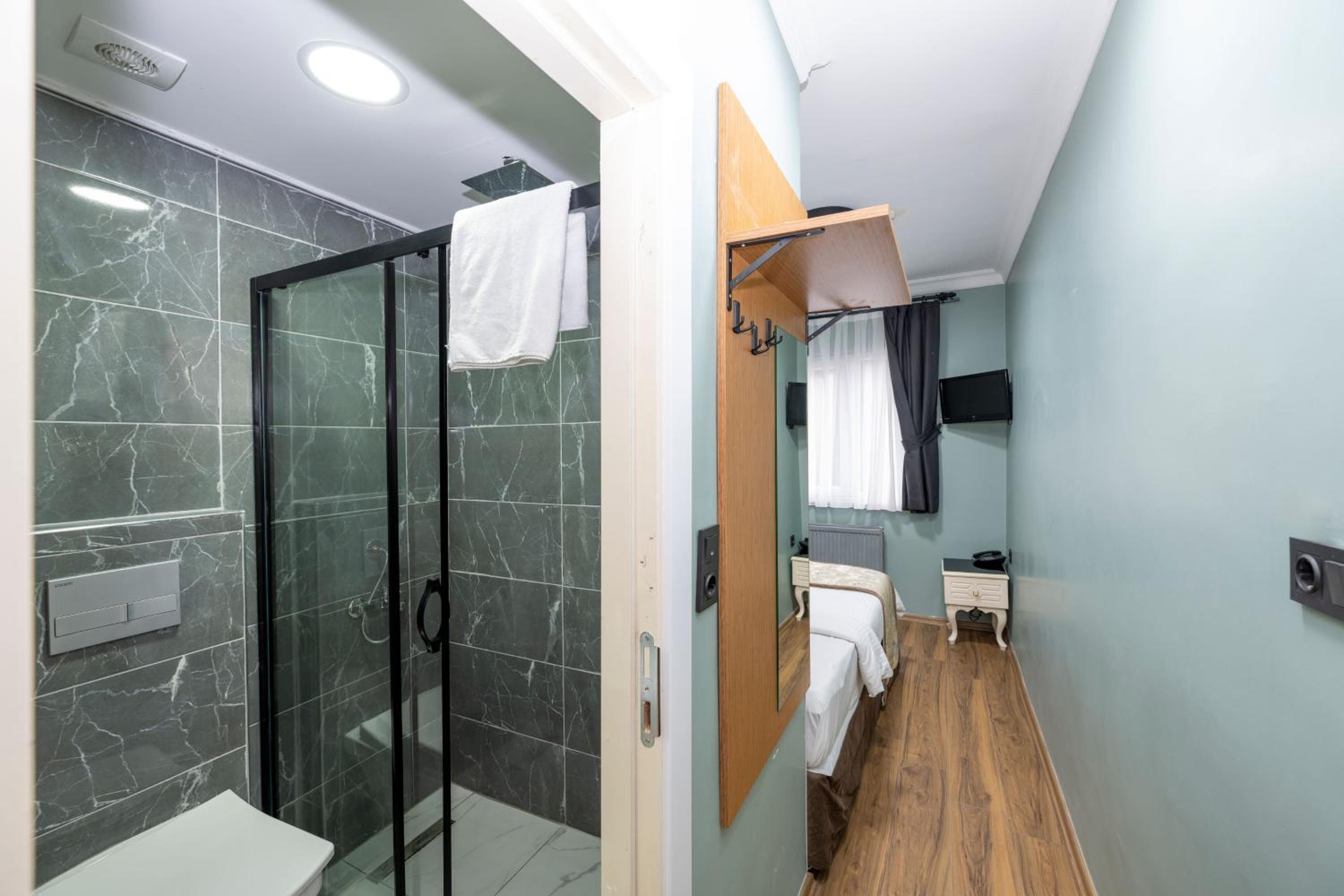 Ista Palace Hotel - Image 18