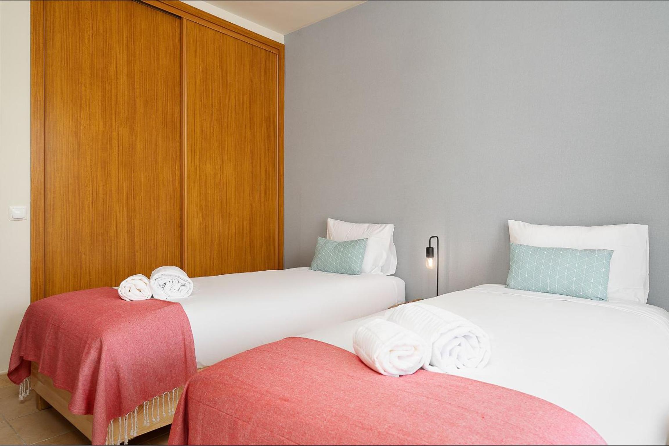 Dream 2BDR Apartment W/Pool by LovelyStay view 4