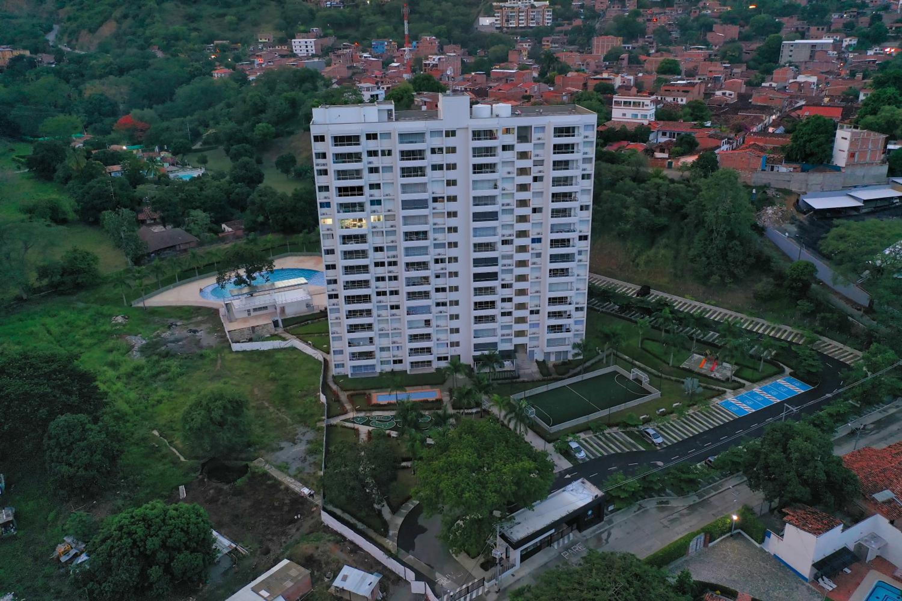 Stunning, Brand-new Apartment