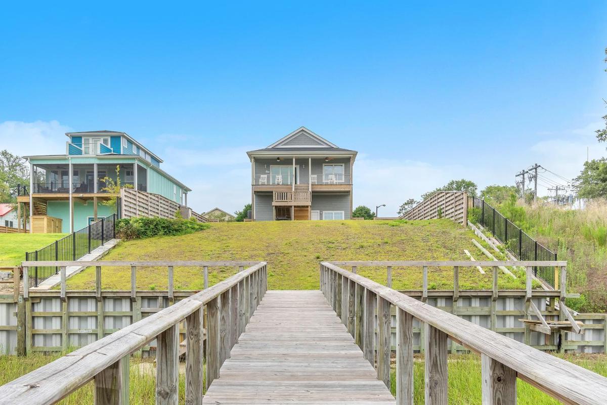 Dolphin Run by Oak Island Accommodations view 3