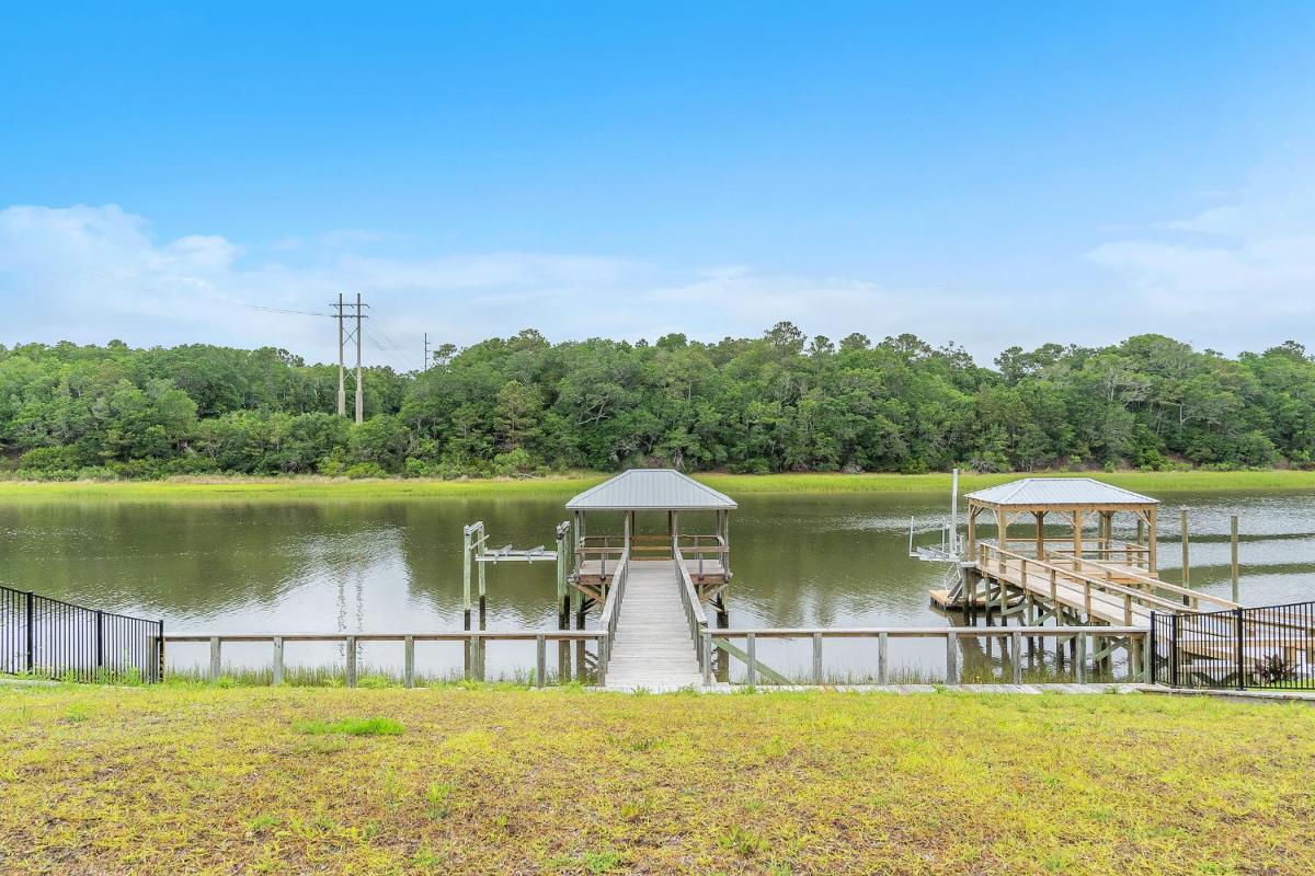 Dolphin Run by Oak Island Accommodations view 4