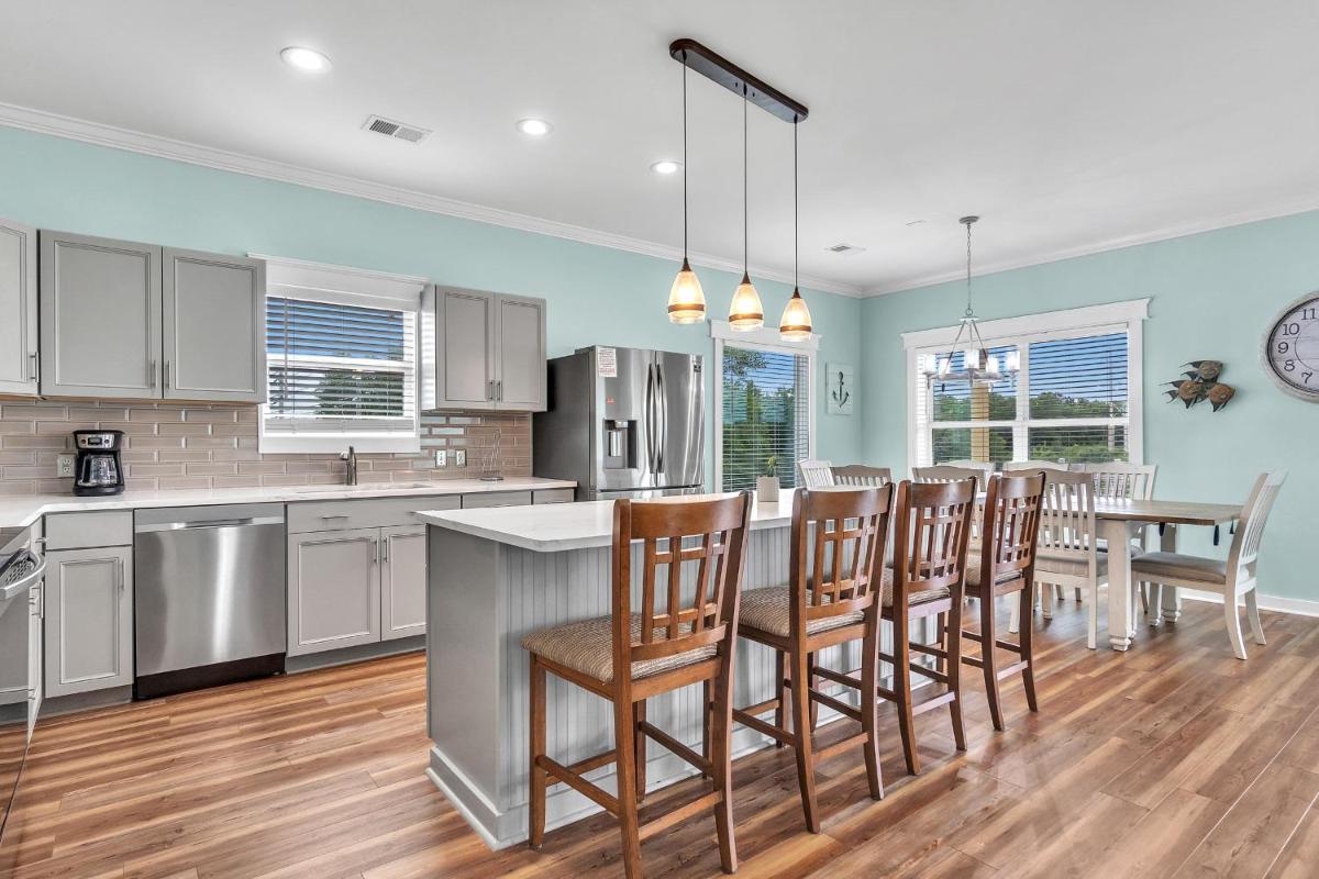 Dolphin Run by Oak Island Accommodations view 5