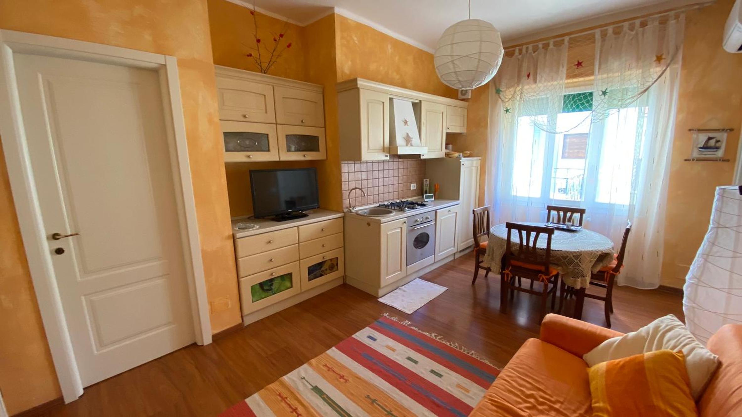Casa Maurizio in centro di Diano