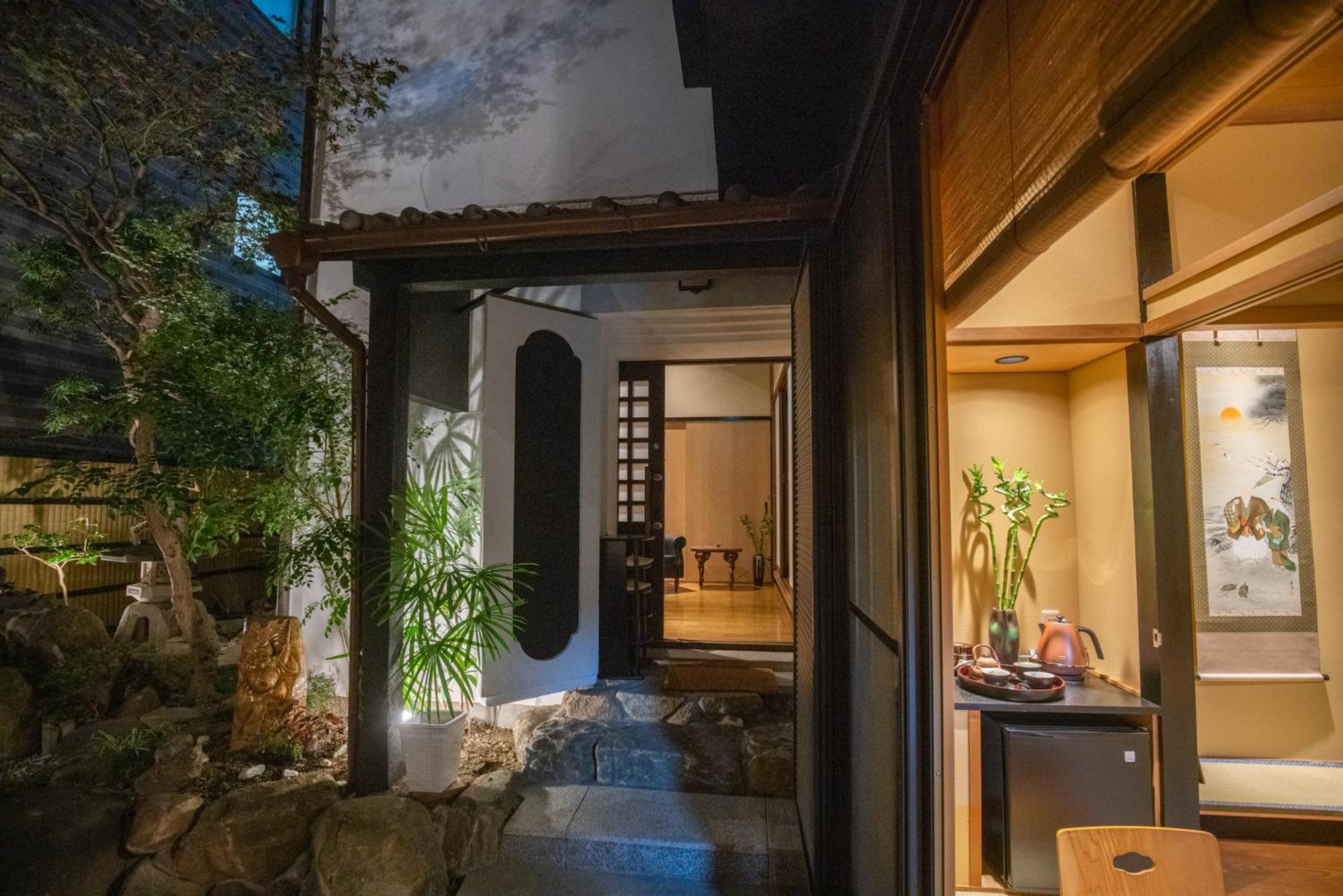 Akiko Fukuya Town Villa