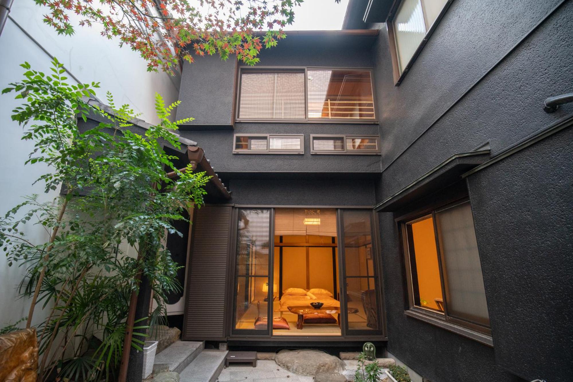 Akiko Fukuya Town Villa