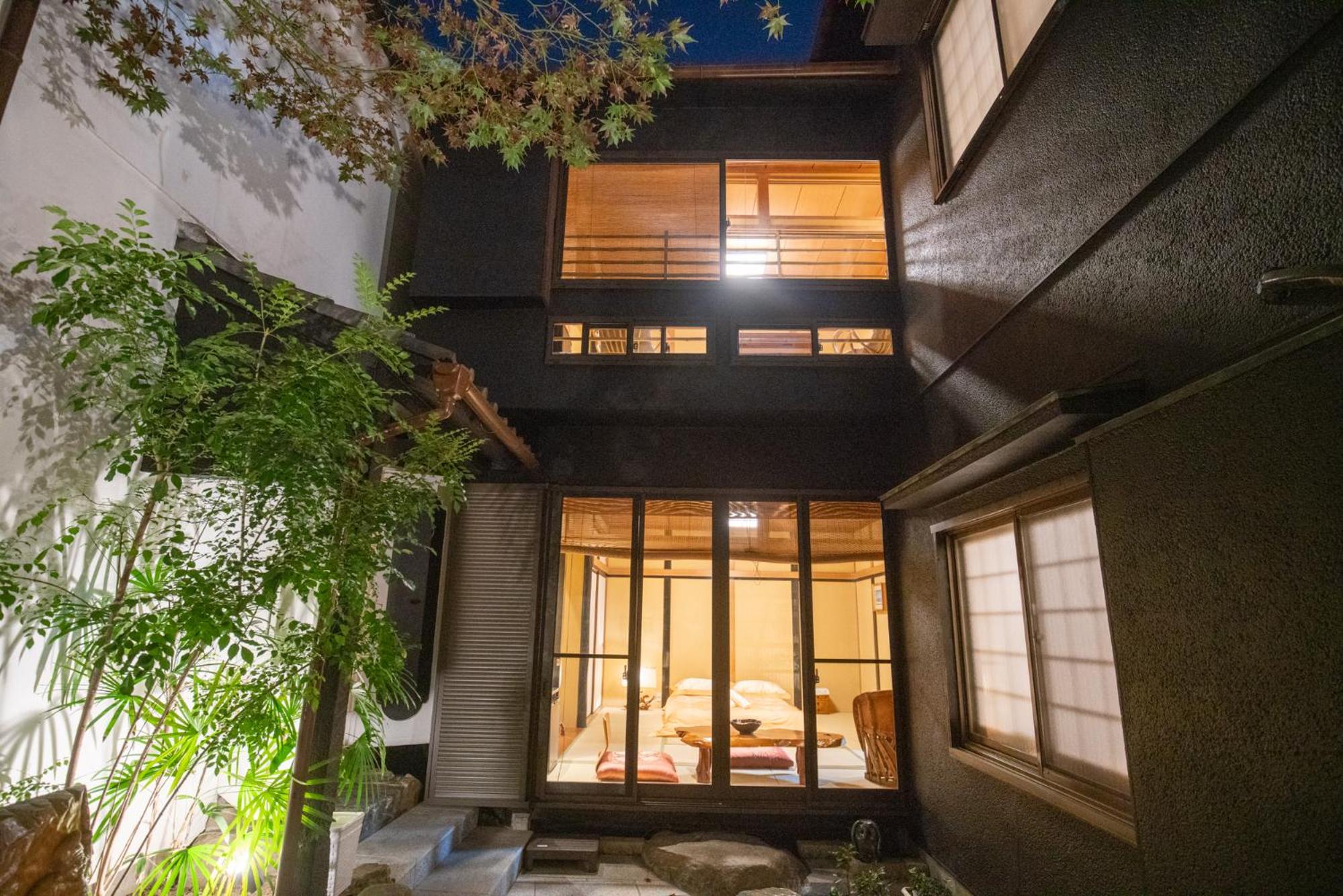 Akiko Fukuya Town Villa