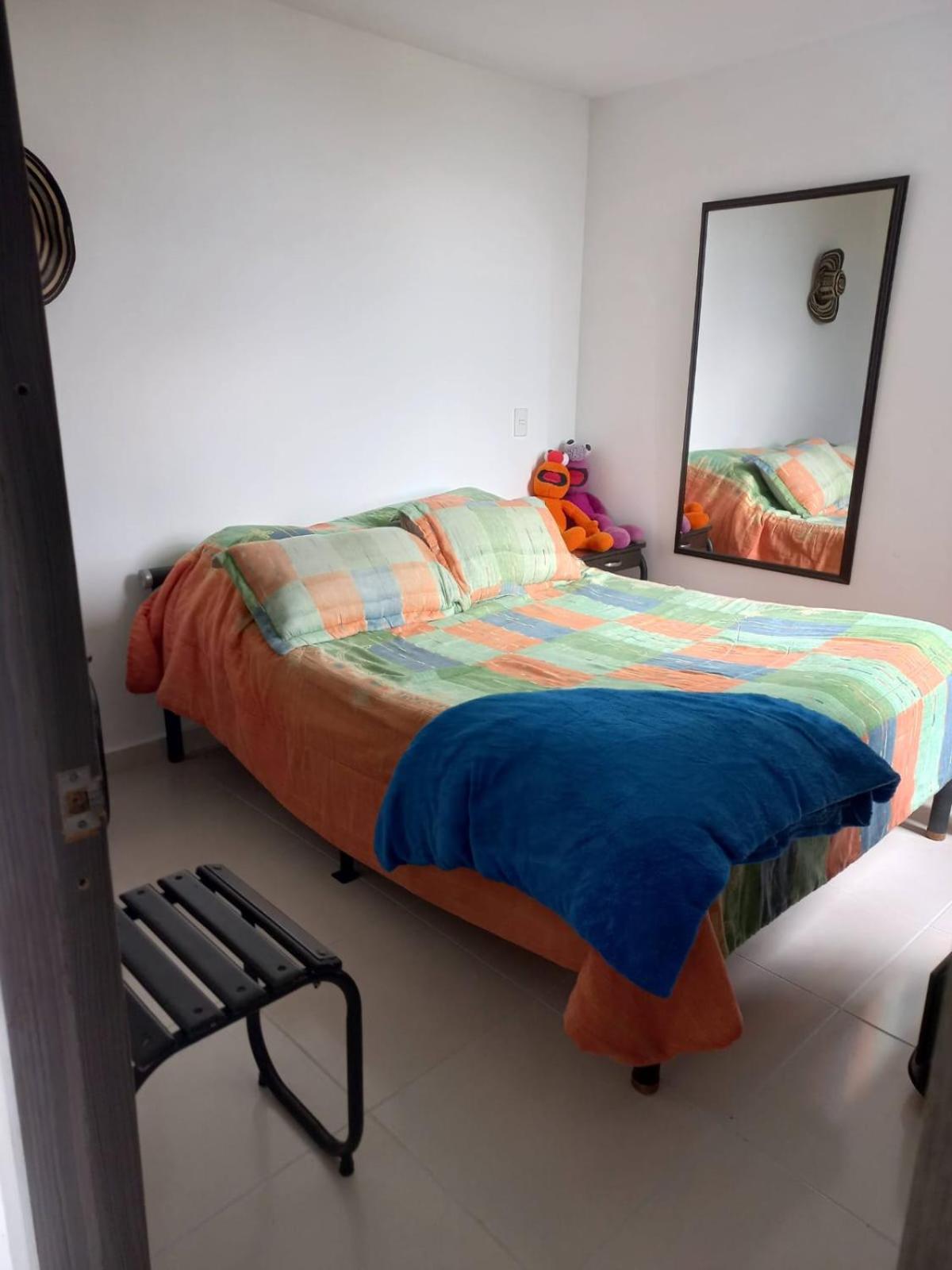 Apt hogareño, amplio 6 personas piscina, balcón, parqueadero,Excelente ubicación