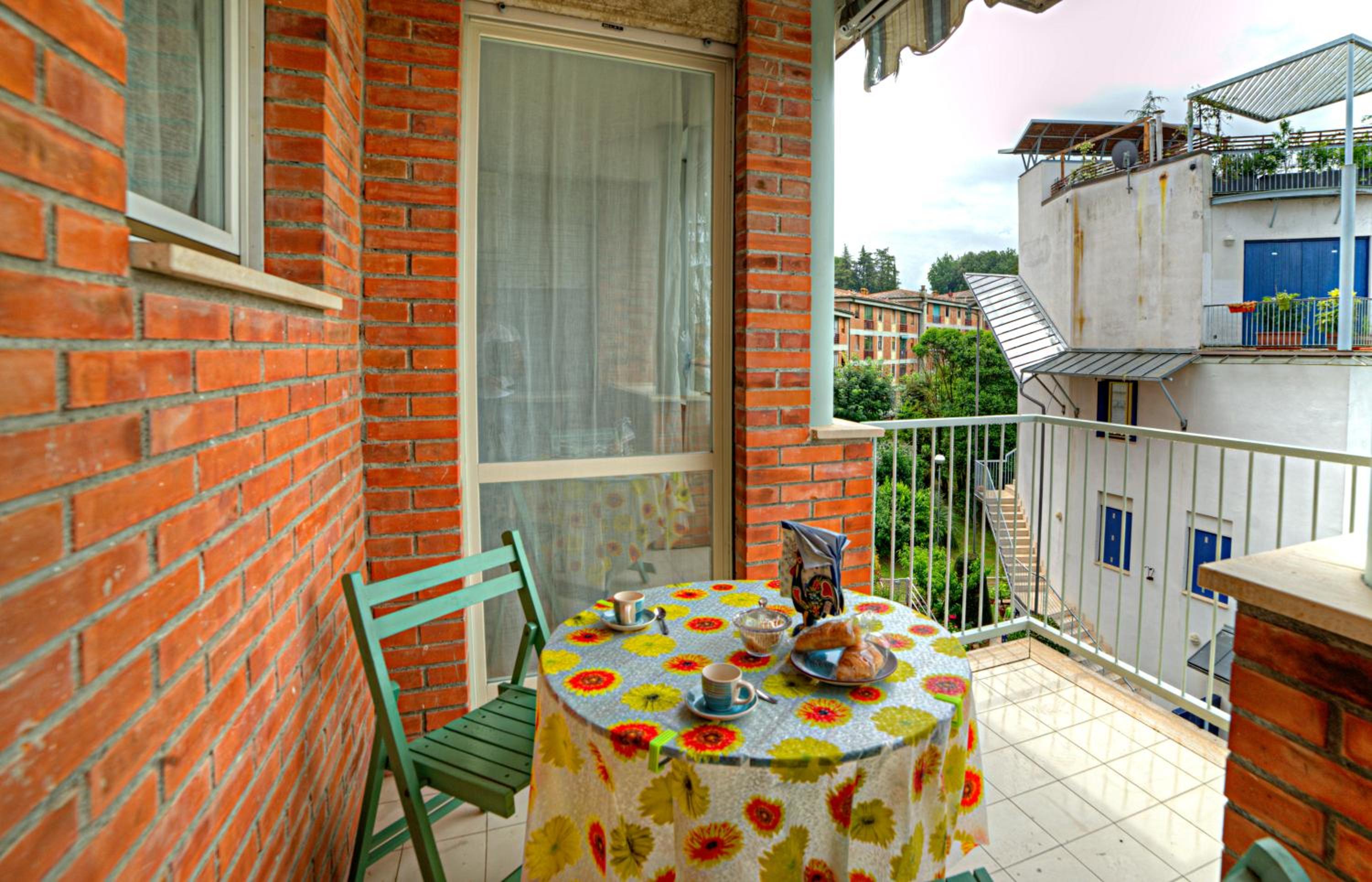 Roger's Apartment en Siena — balance & terrace