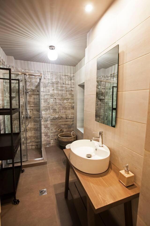 Pagrati Hilton location Bentzi Family Suite 5