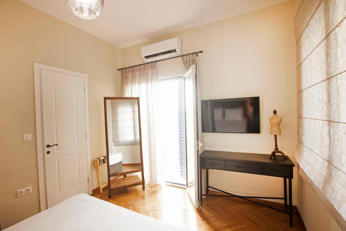 Pagrati Hilton location Bentzi Family Suite 5