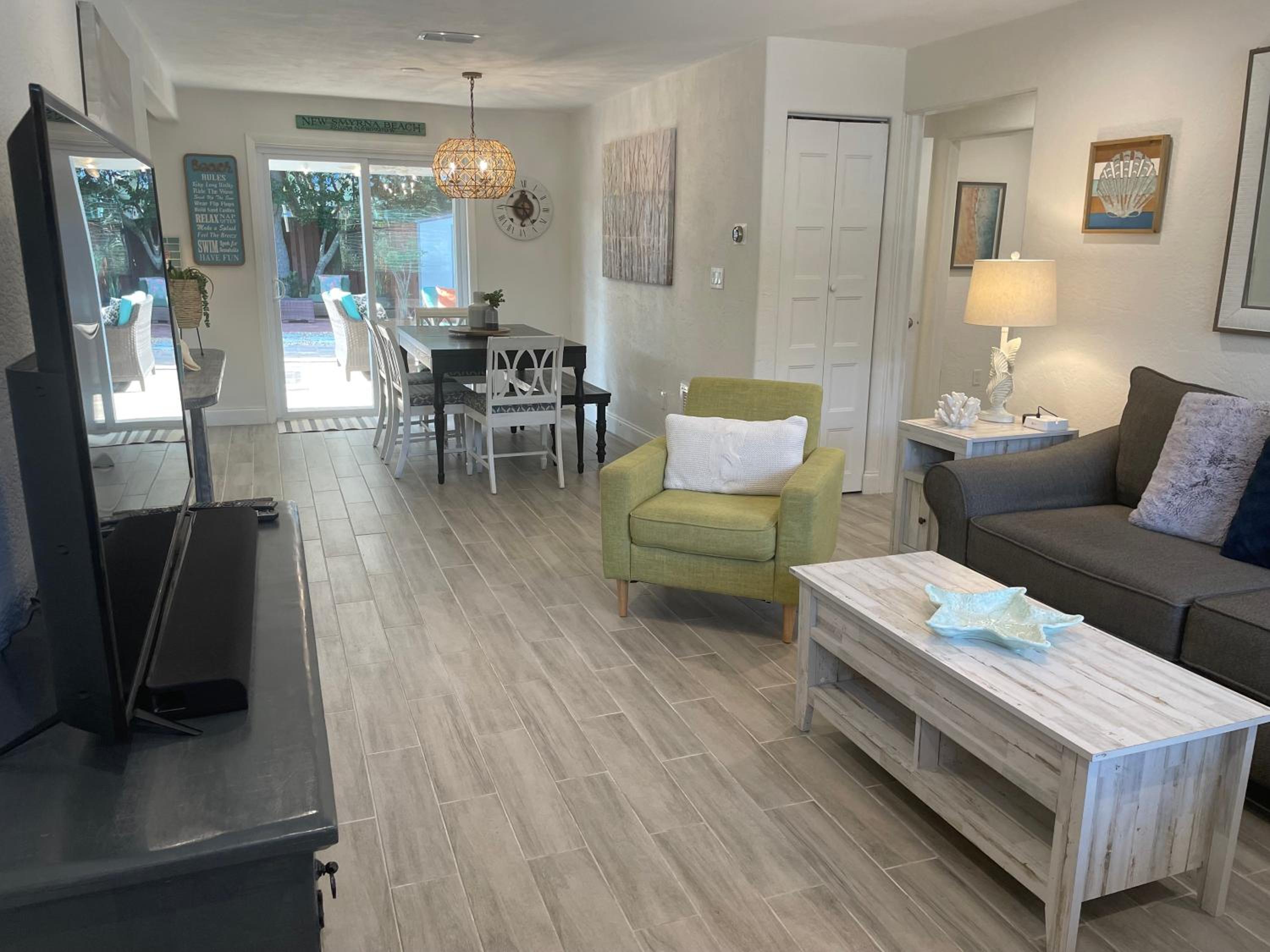 Endless Summer Beach House steps to Beach, shopping & popular restaurants view 4
