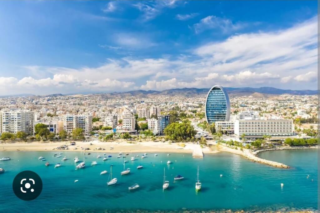 Unique Sea & City Lifestyle Studio