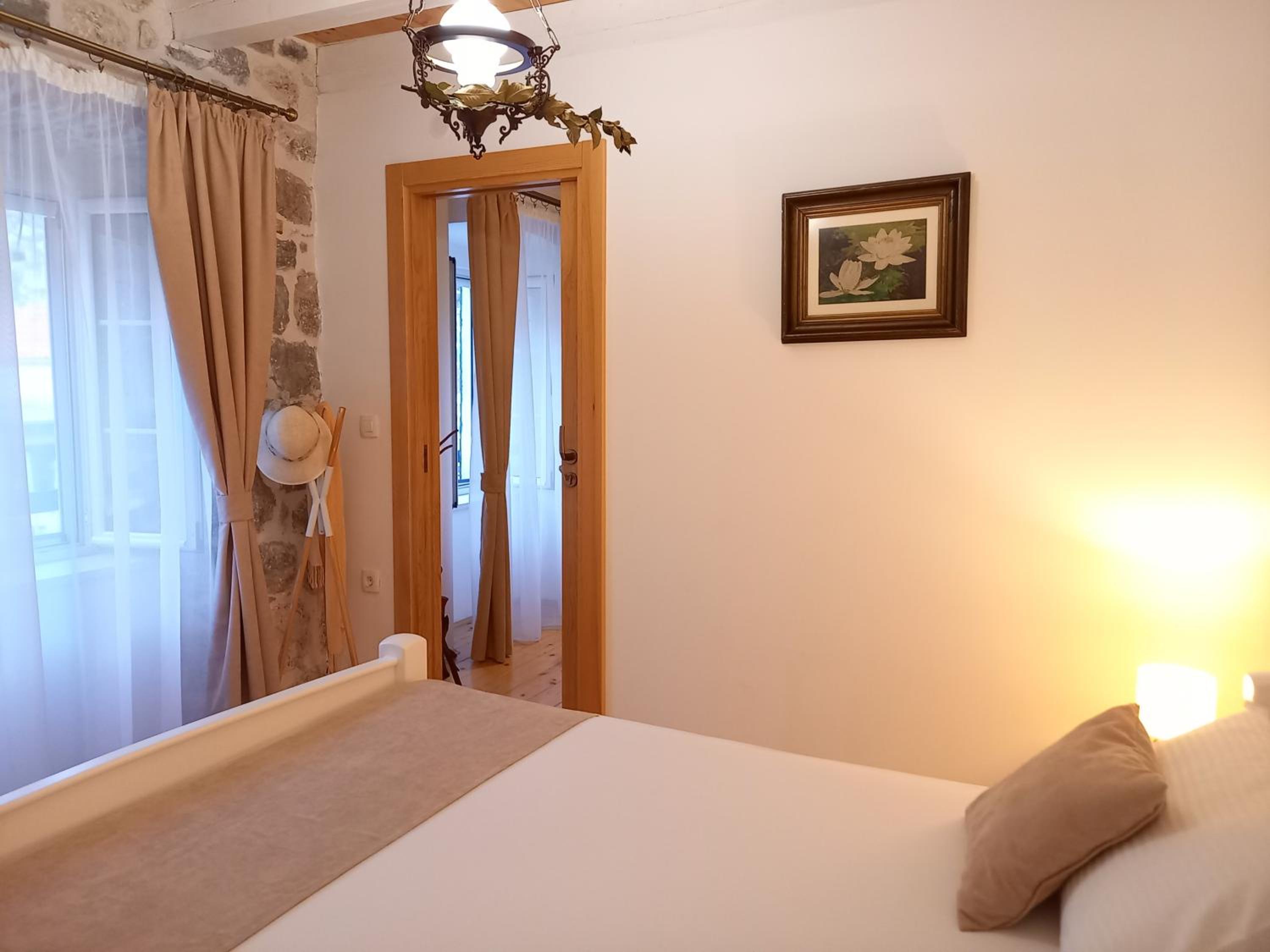 Romantic stone house by the sea **** view 2
