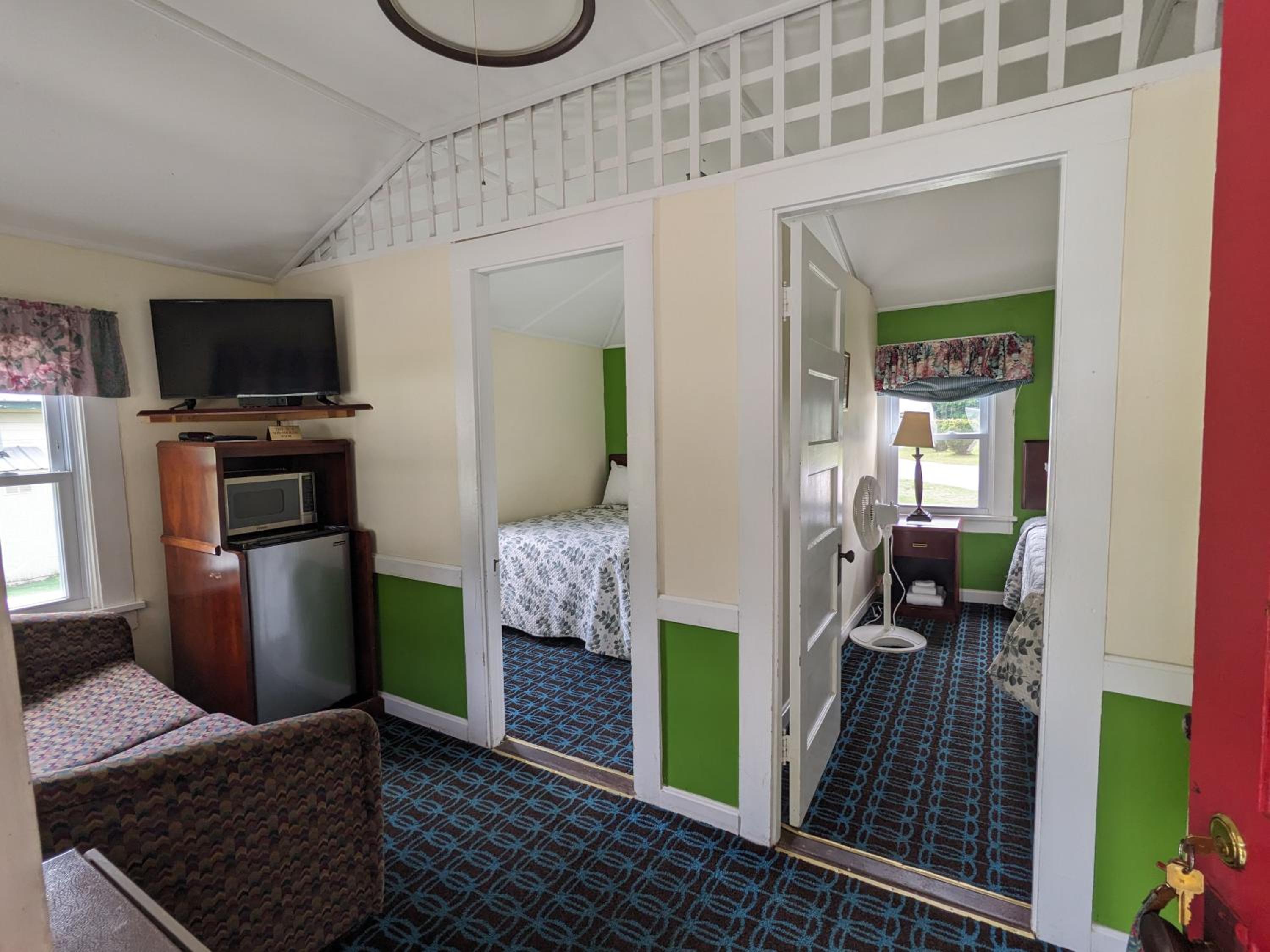 Perry's Motel and Cottages