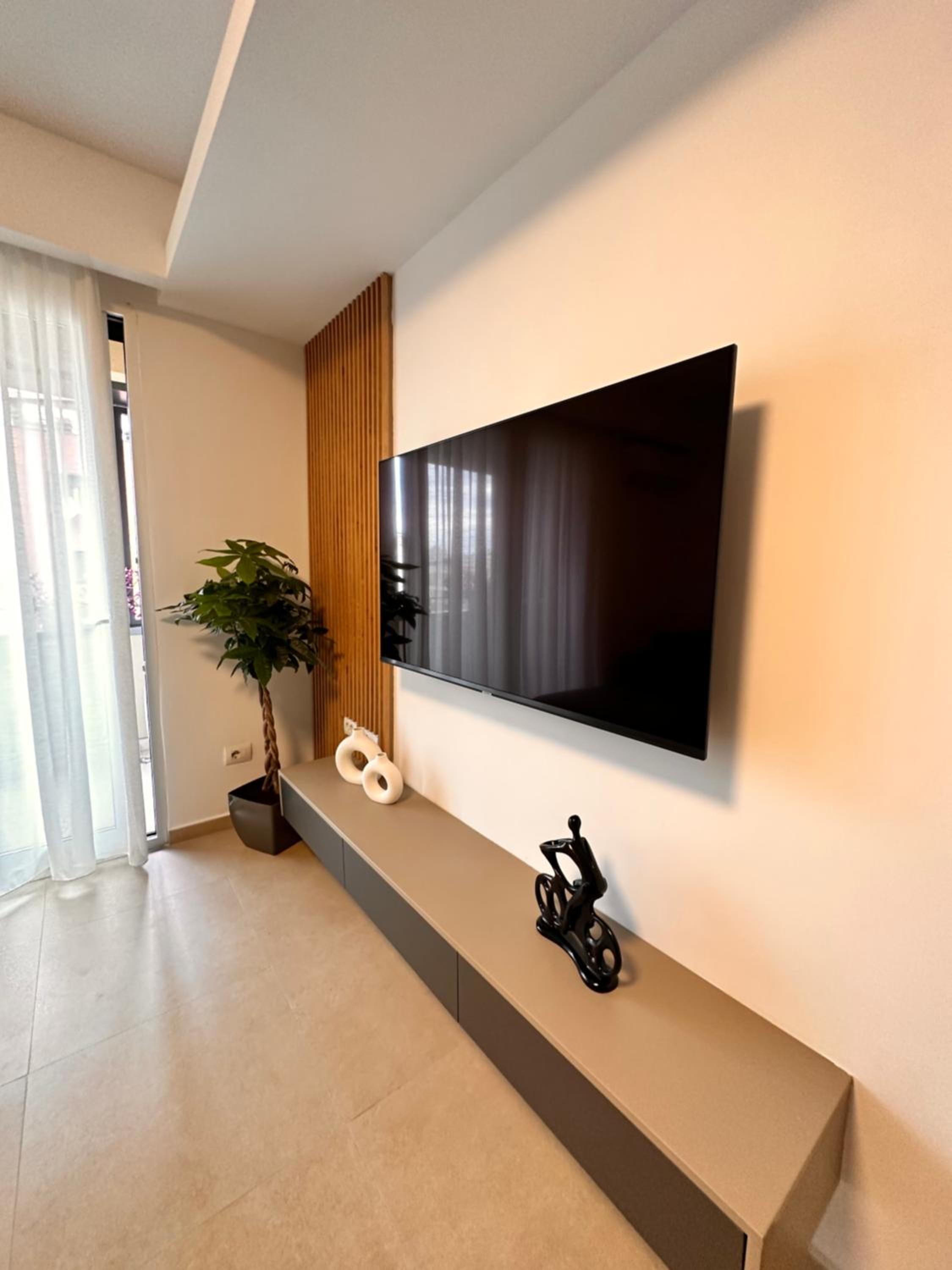 ERG APARTMENTS