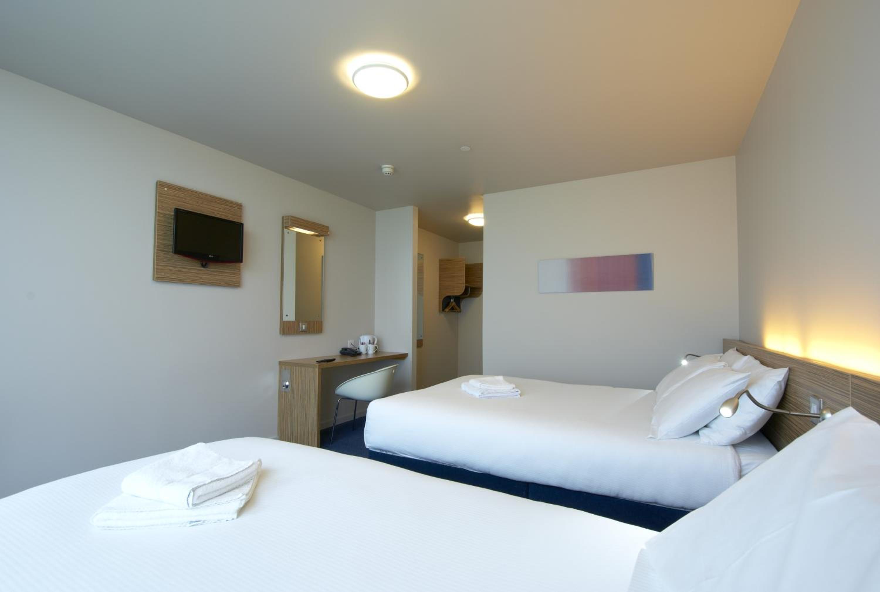 Limerick Vacations - Travelodge Limerick Castletroy - Property Image 3