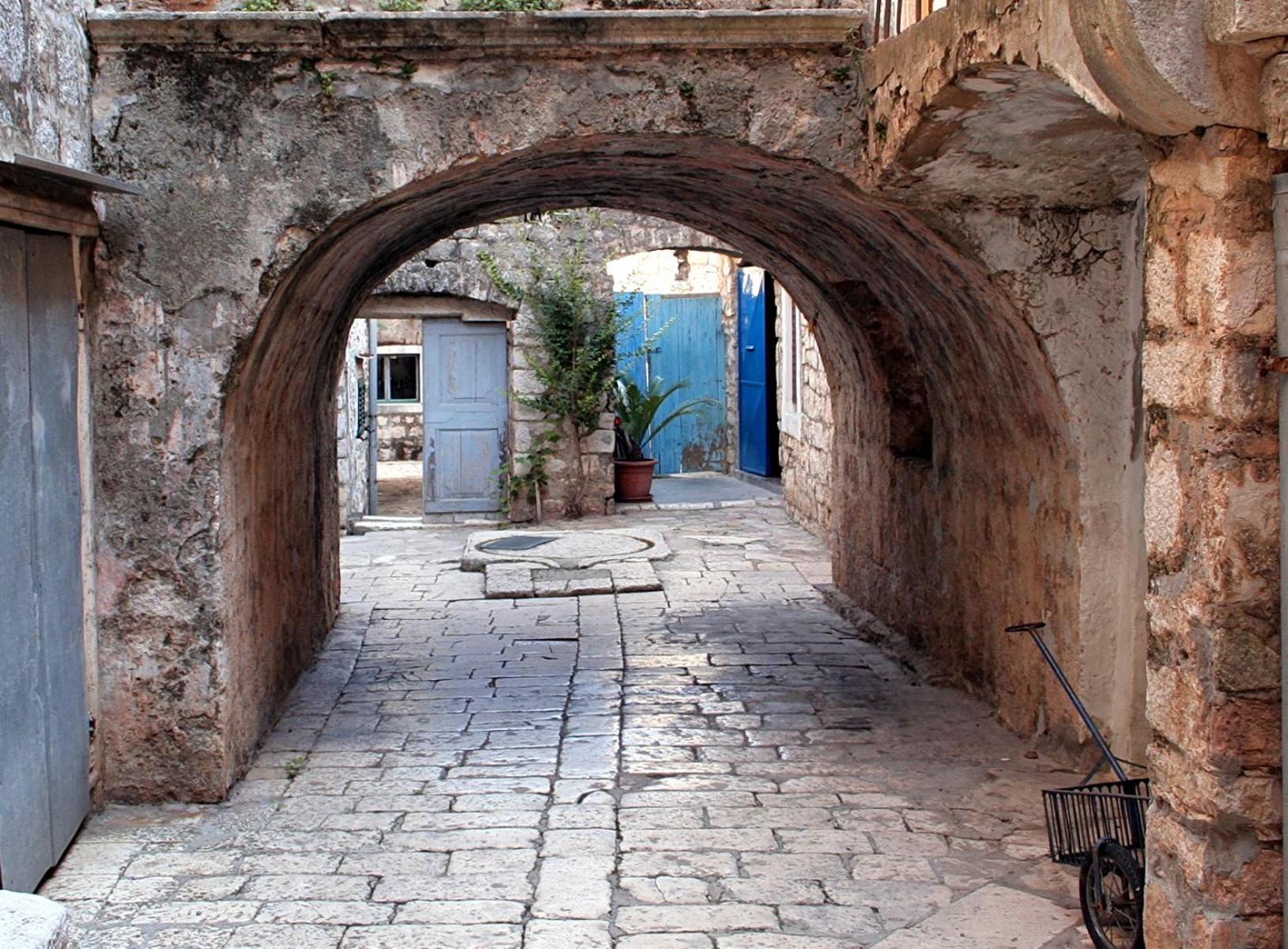 Split Apartments MICI