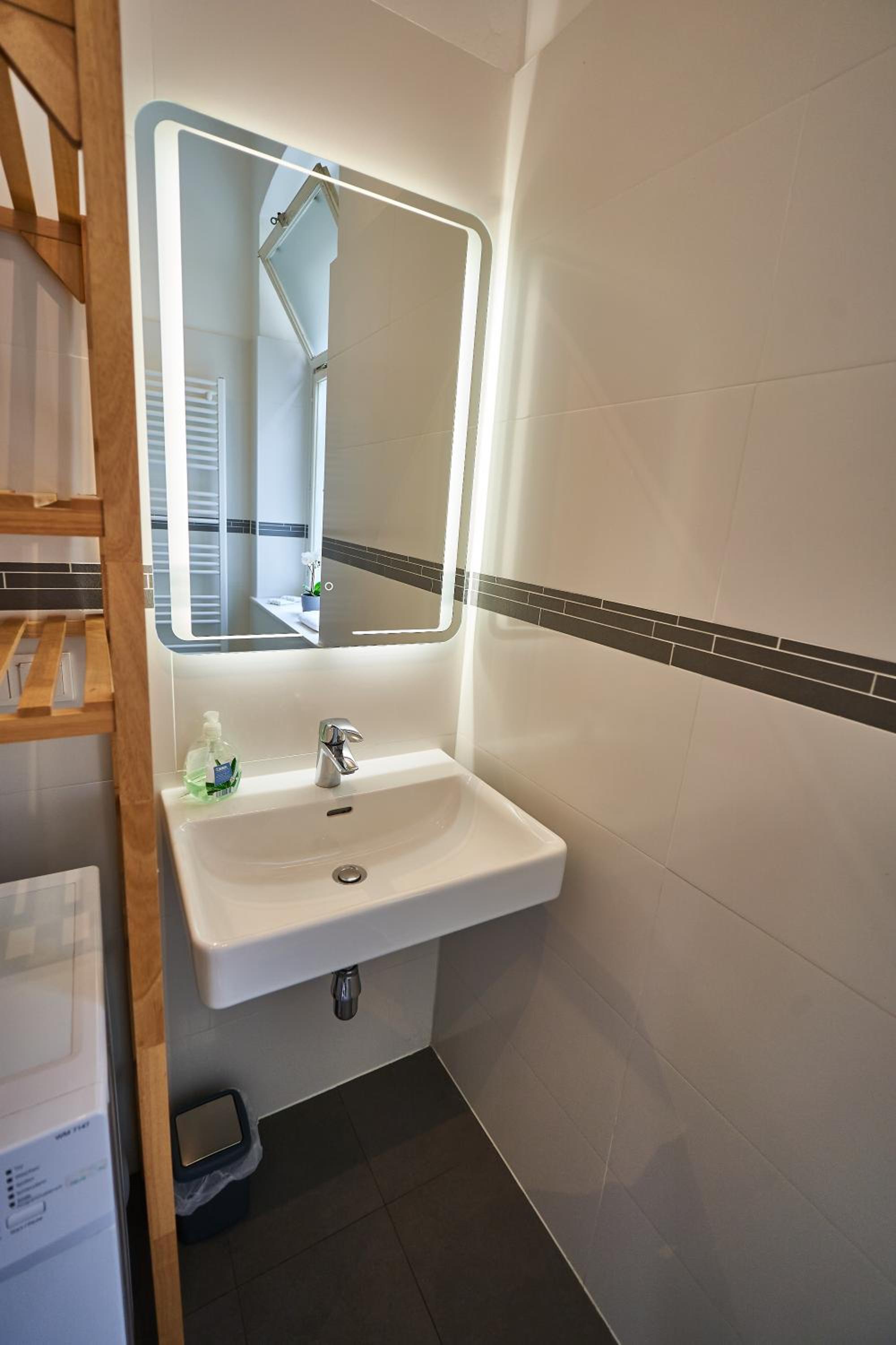 Fancy Home For 5 With Self-Check-In At Spittelberg