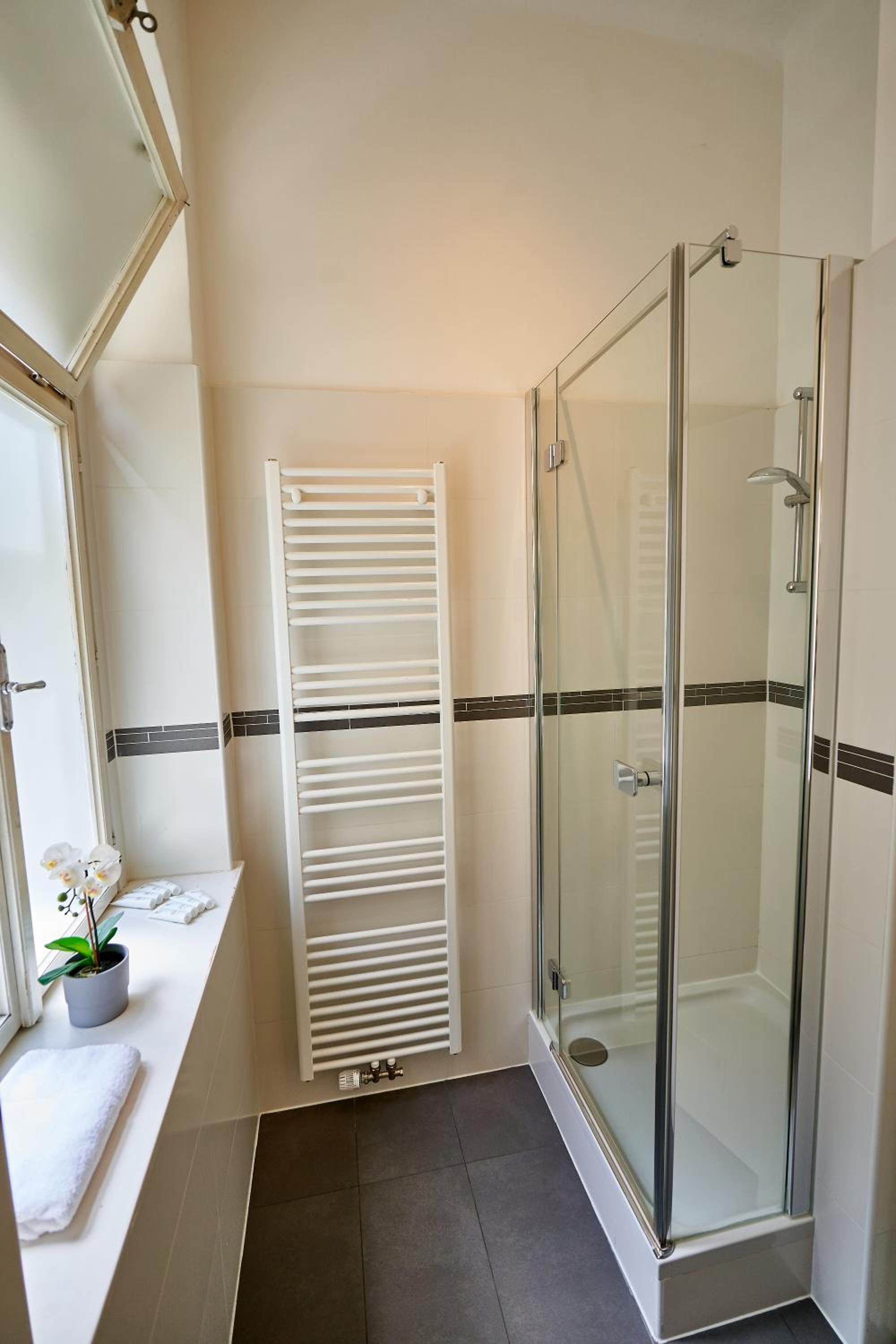Fancy Home For 5 With Self-Check-In At Spittelberg