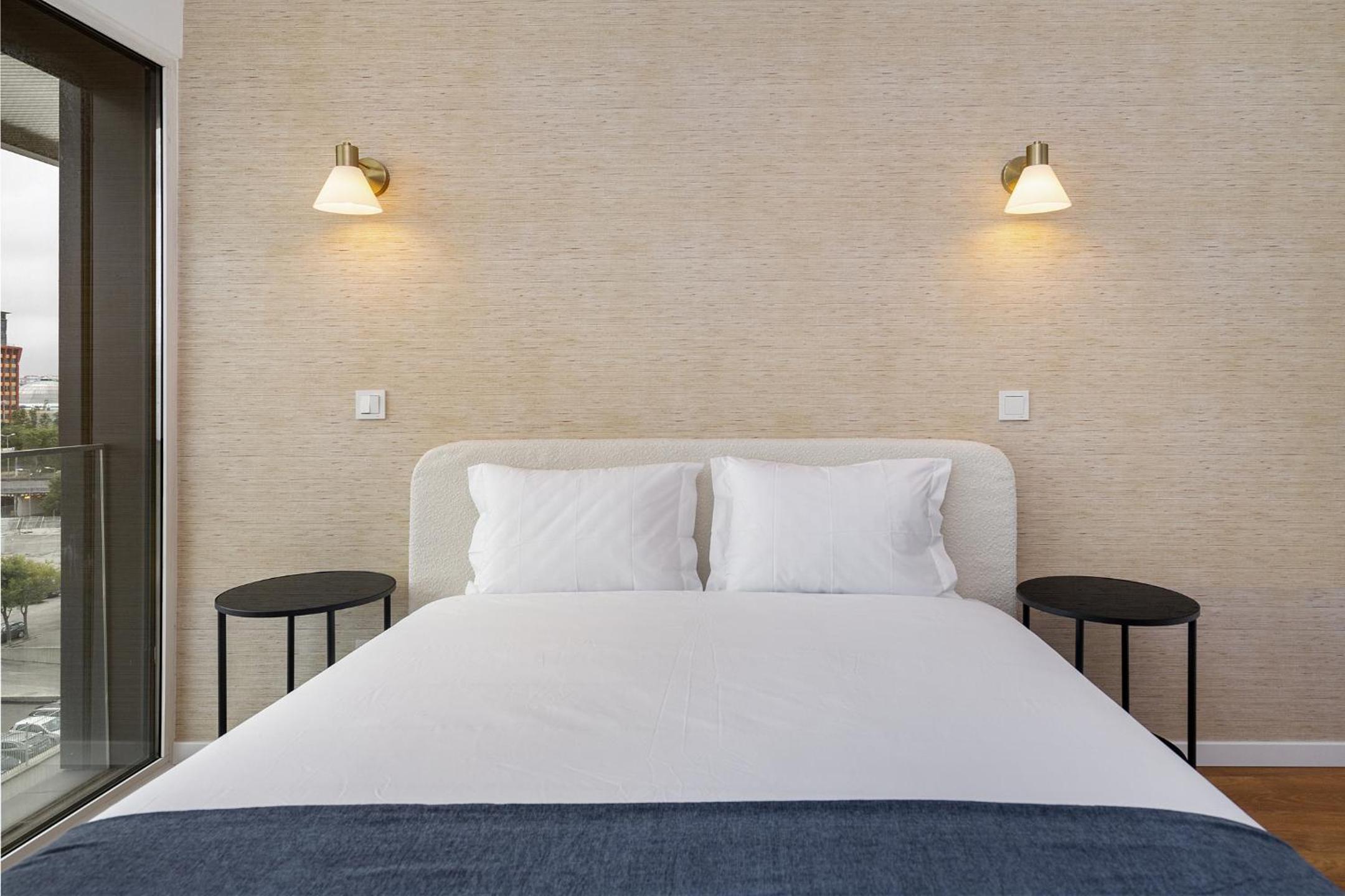 WHome Urban Retreat w/Parking, Elevator & AC by Benfica Stadium view 4