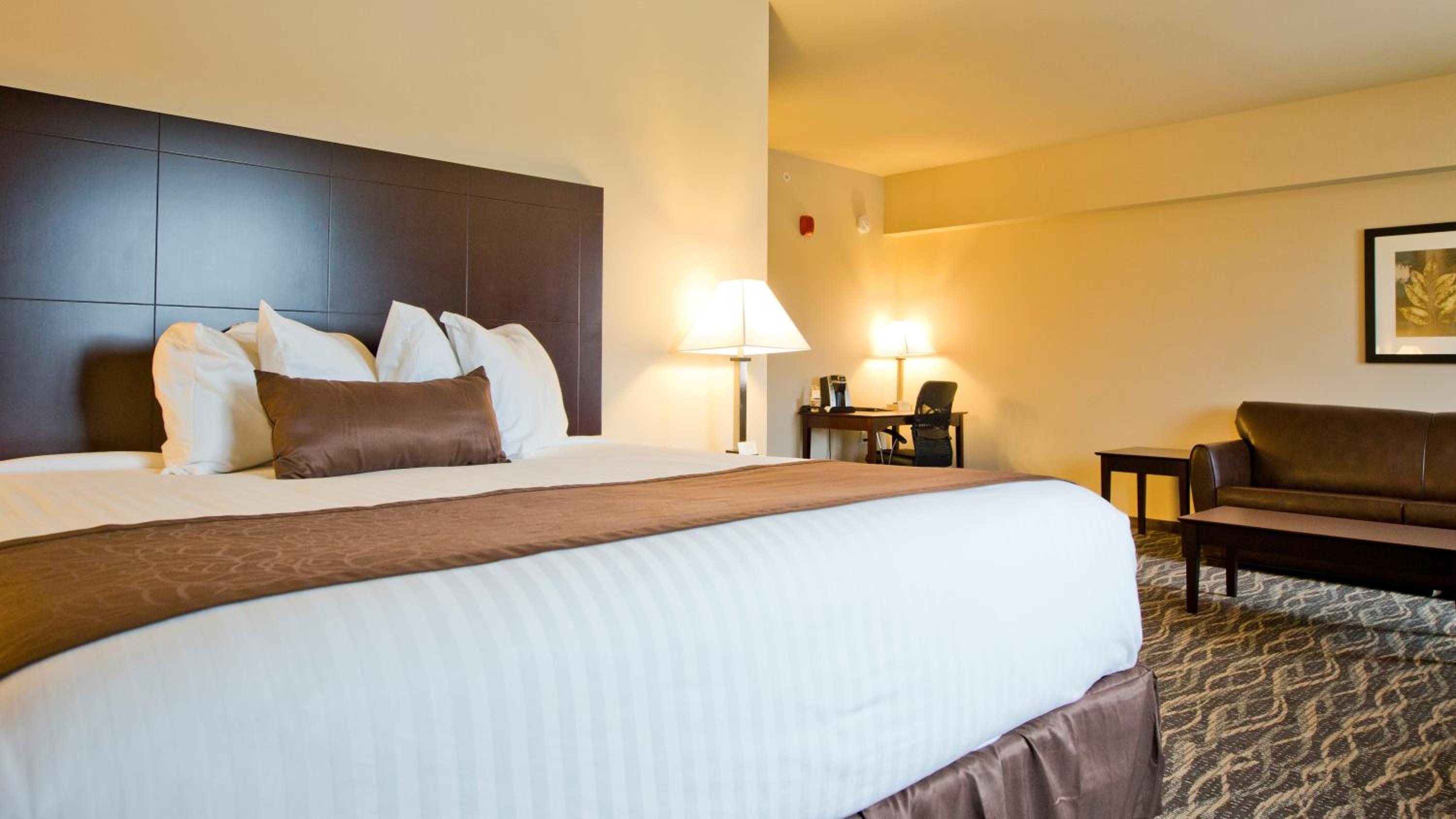 Cobblestone Inn & Suites - Boone