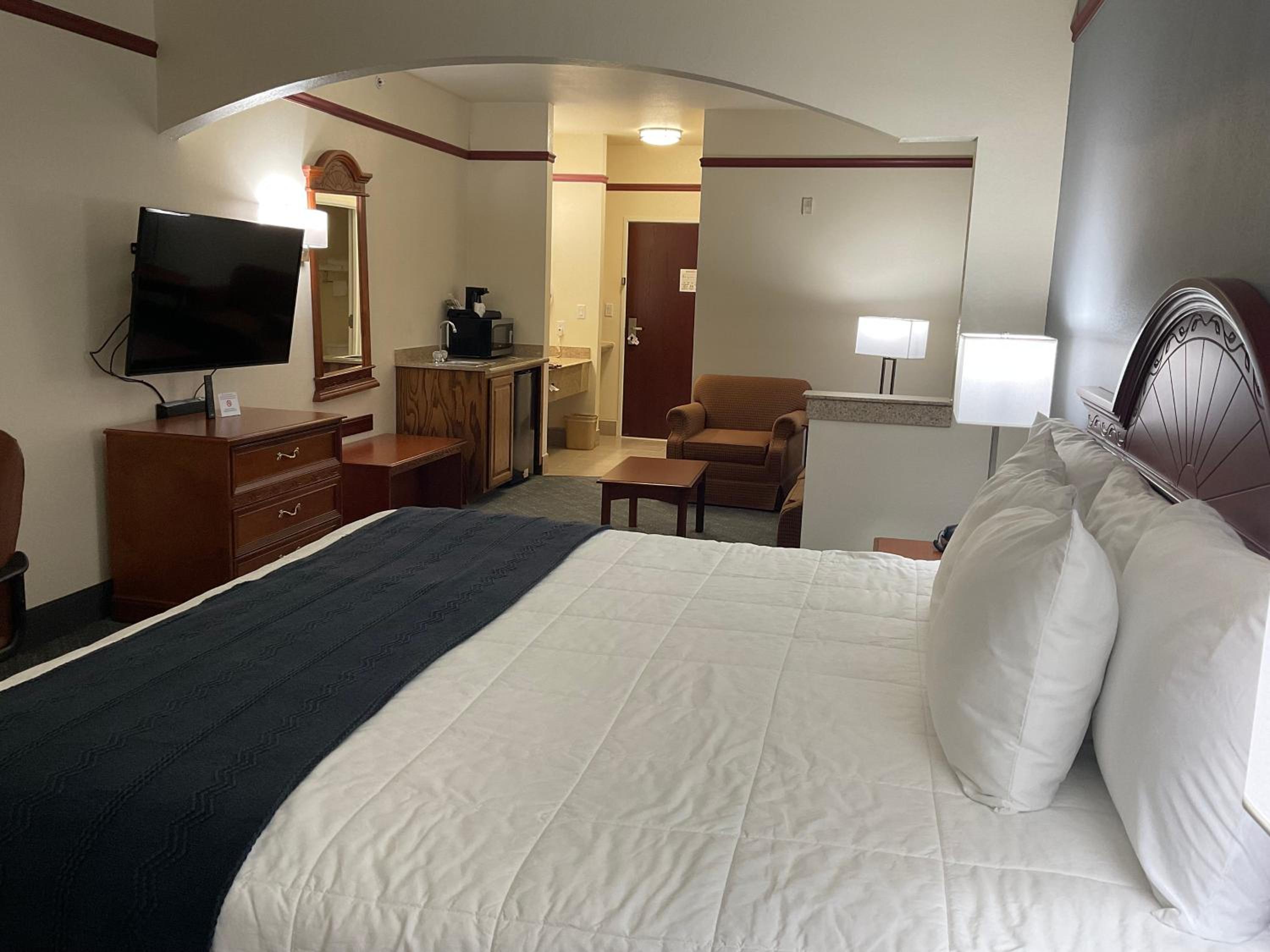 Budget Host Inn and Suites Cameron