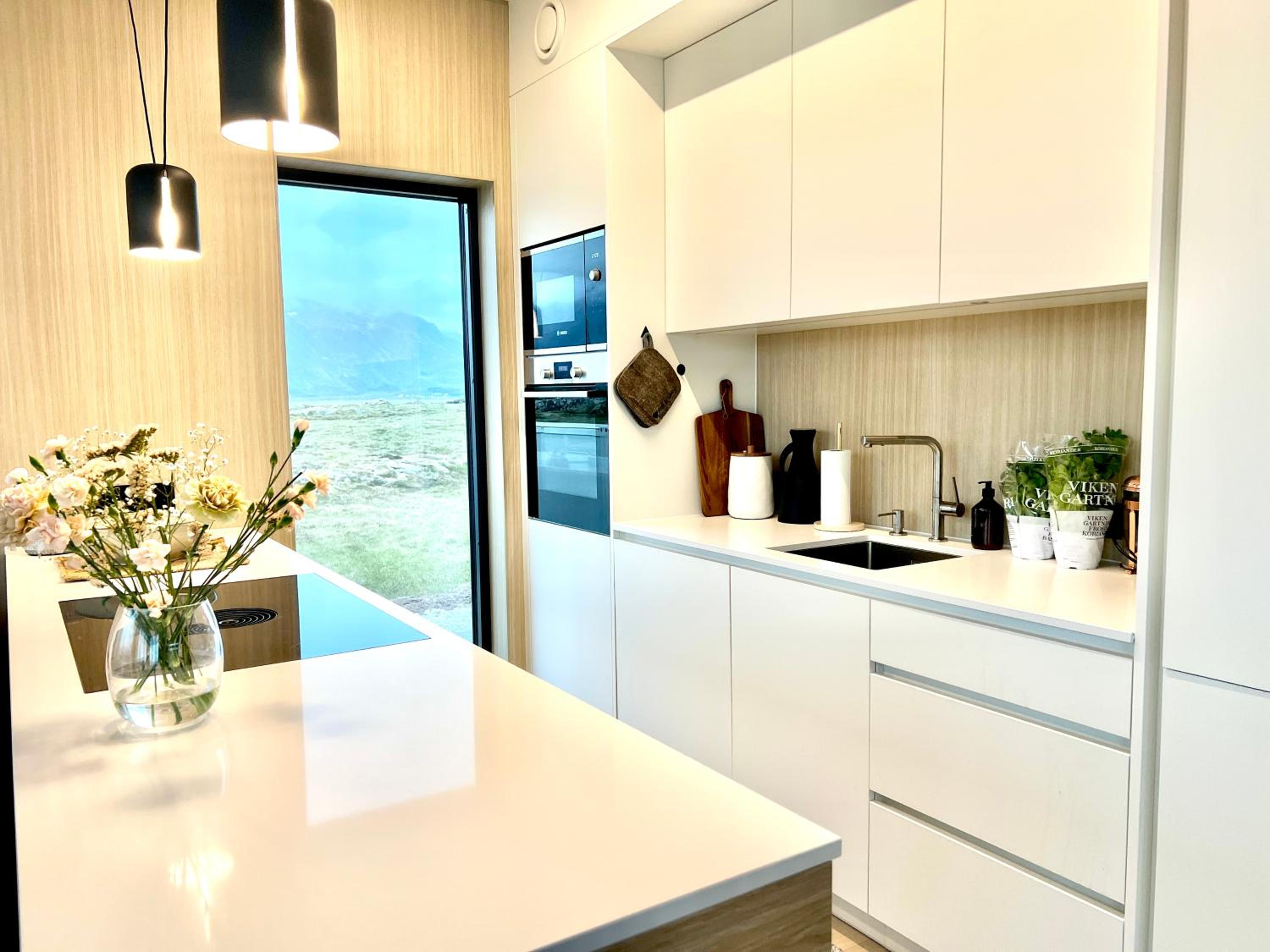 New luxury cabin near Henningsvær Lofoten view 2