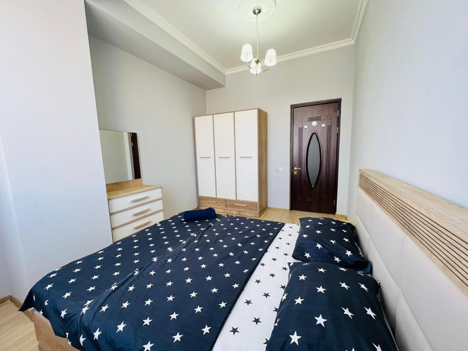 Luxury Spacious 2Bedroom +Balcony Near Opera and Northern Avenue, Middle Of Center
