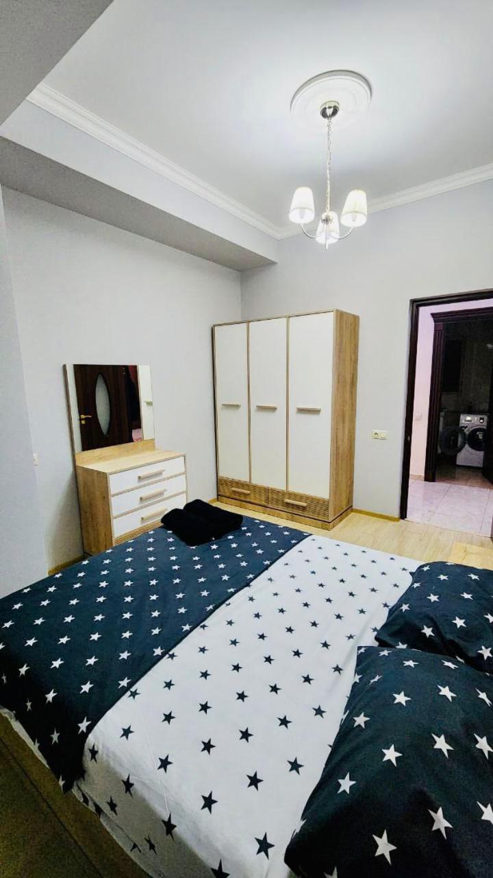 Luxury Spacious 2Bedroom +Balcony Near Opera and Northern Avenue, Middle Of Center
