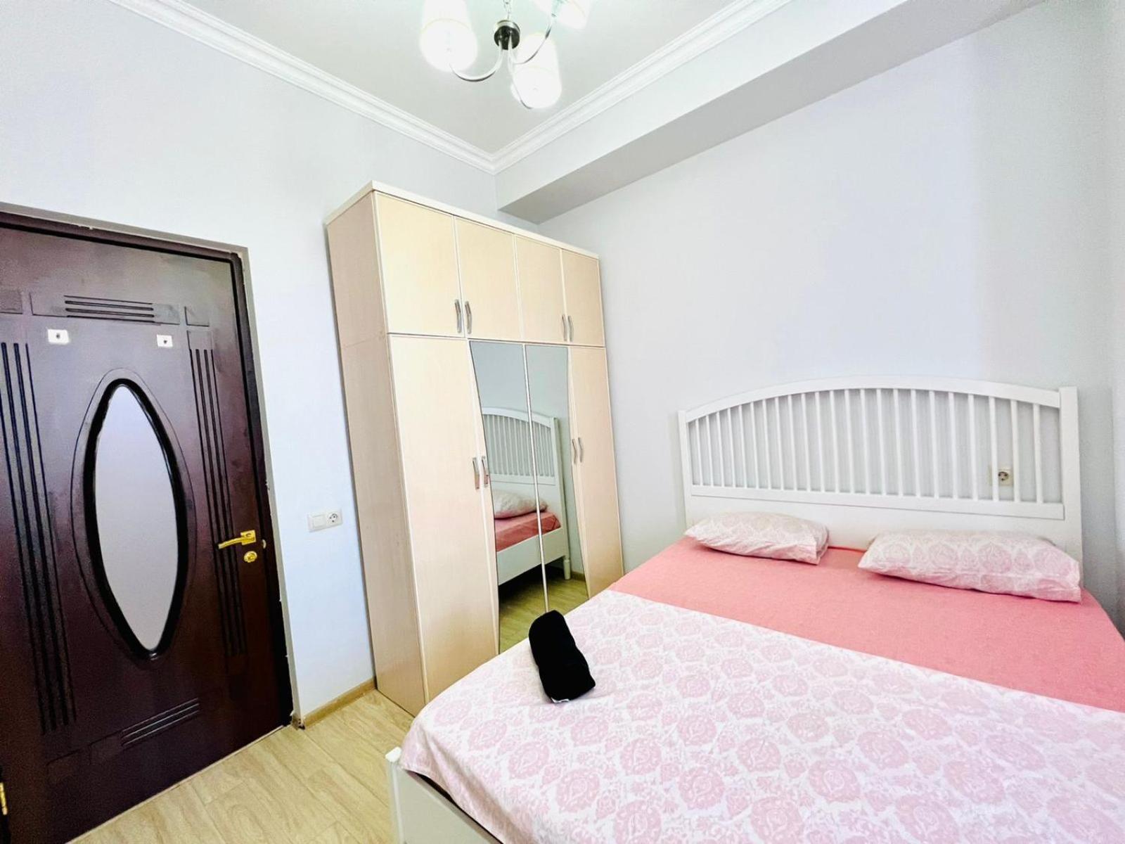 Luxury Spacious 2Bedroom +Balcony Near Opera and Northern Avenue, Middle Of Center