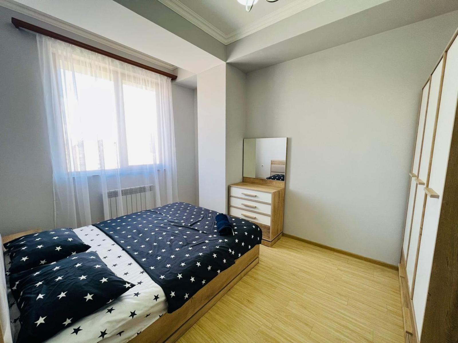 Luxury Spacious 2Bedroom +Balcony Near Opera and Northern Avenue, Middle Of Center