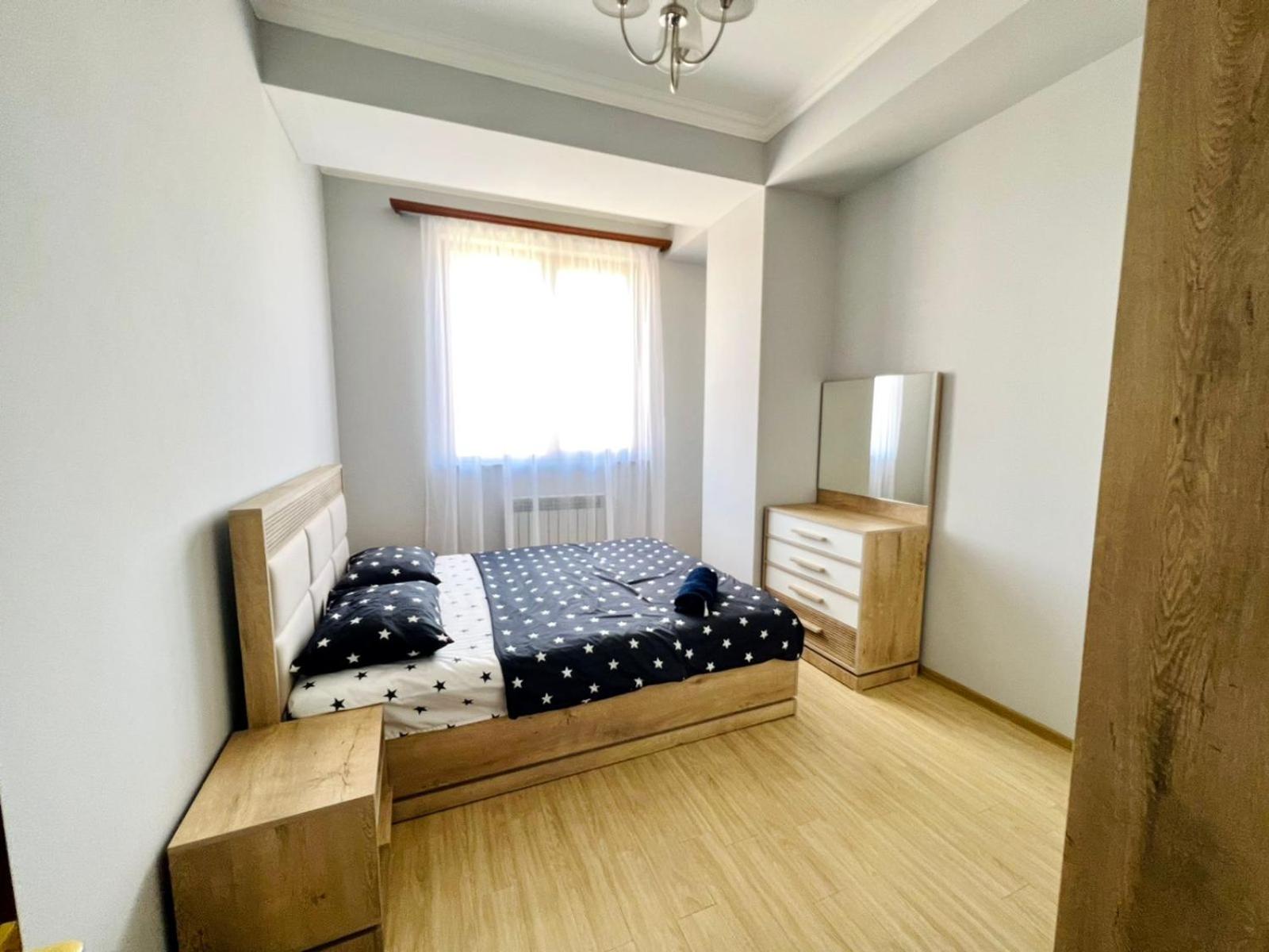 Luxury Spacious 2Bedroom +Balcony Near Opera and Northern Avenue, Middle Of Center