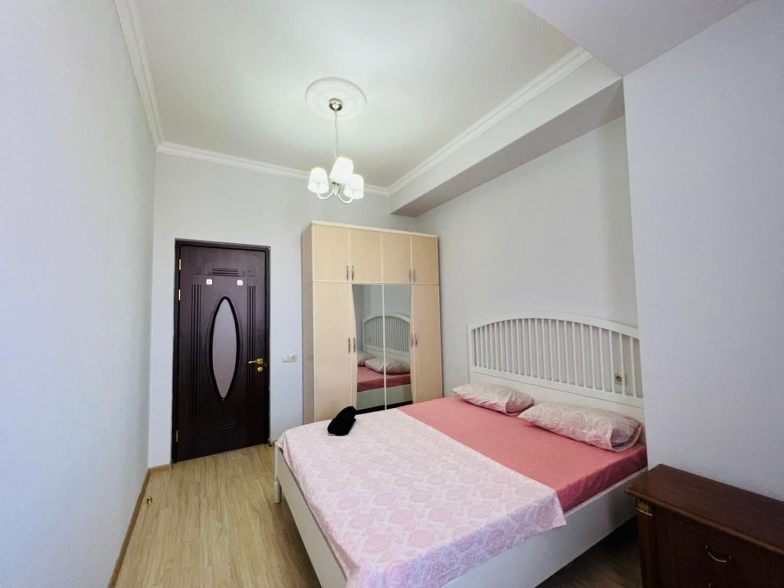 Luxury Spacious 2Bedroom +Balcony Near Opera and Northern Avenue, Middle Of Center