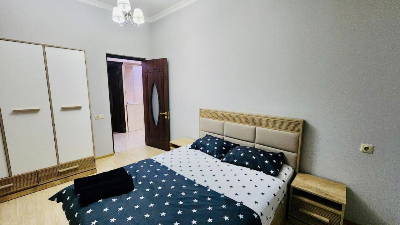 Luxury Spacious 2Bedroom +Balcony Near Opera and Northern Avenue, Middle Of Center