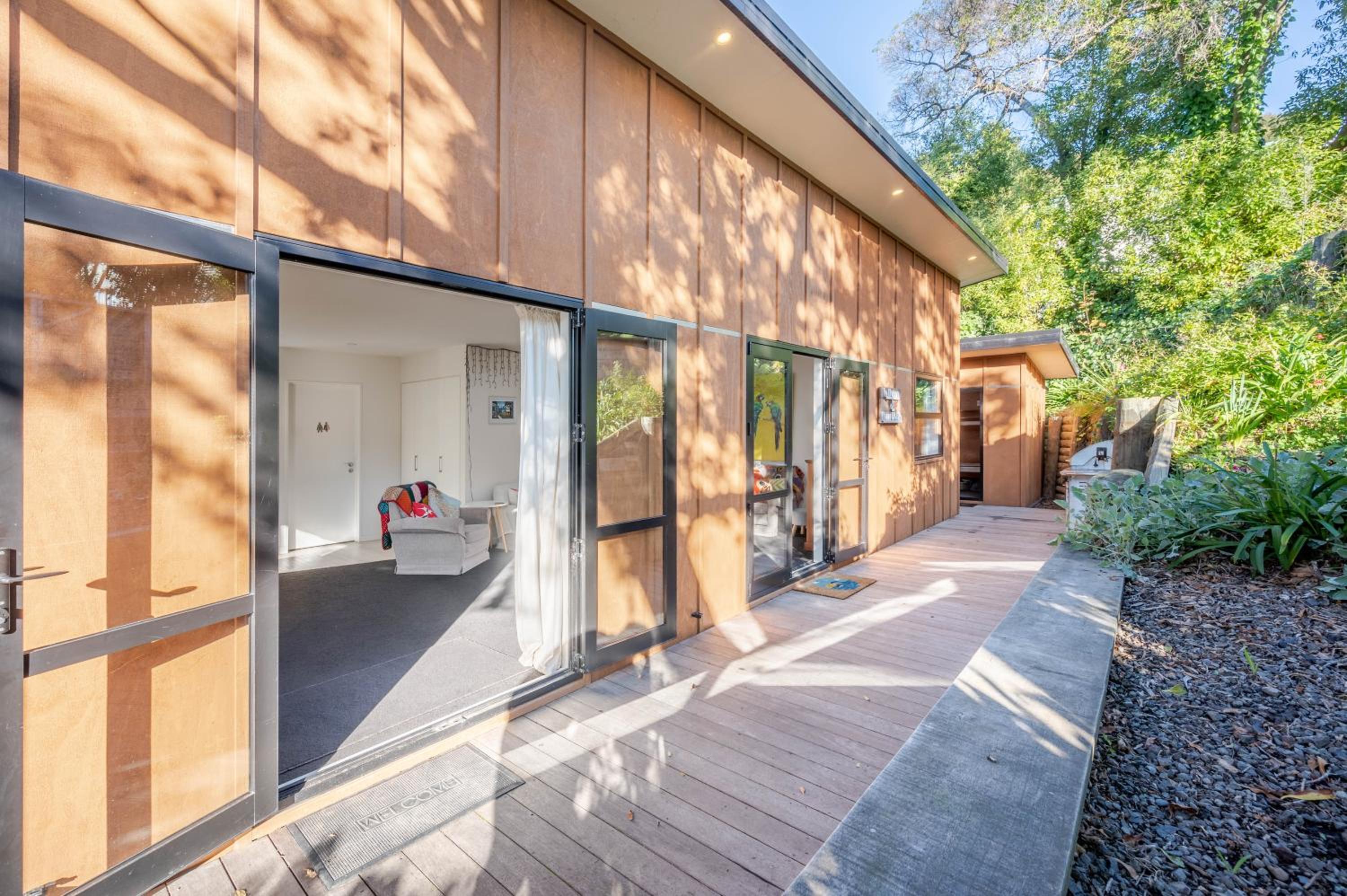 La Maison de Manu Waiata - Akaroa Holiday Home view 3