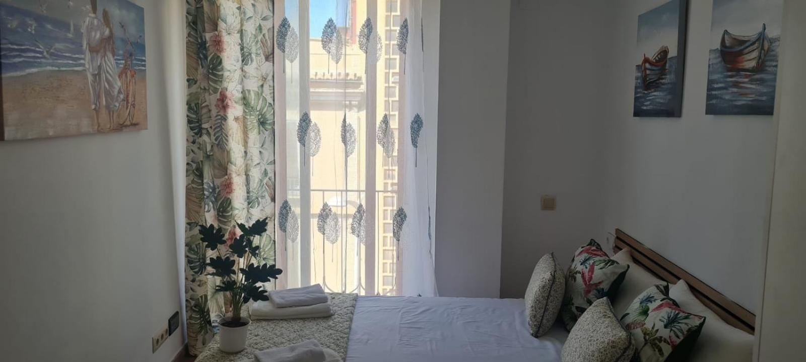 Aparthotel Mediterráneo by NeoHotels-Centro 8 min by Metro